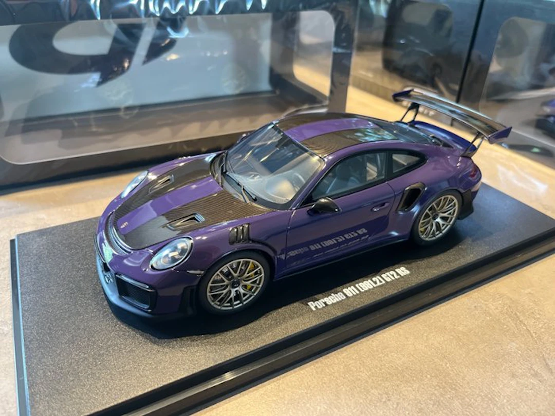 GT Spirit 1:18 - Model car - Porsche 911 GT2 RS Type 991.2 - 2021
