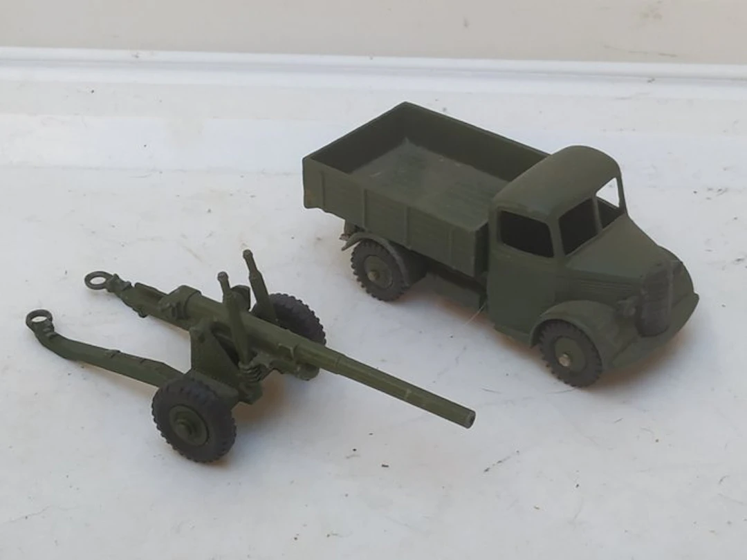 Dinky Toys 1:48 - Model military vehicle (2) - Original...
