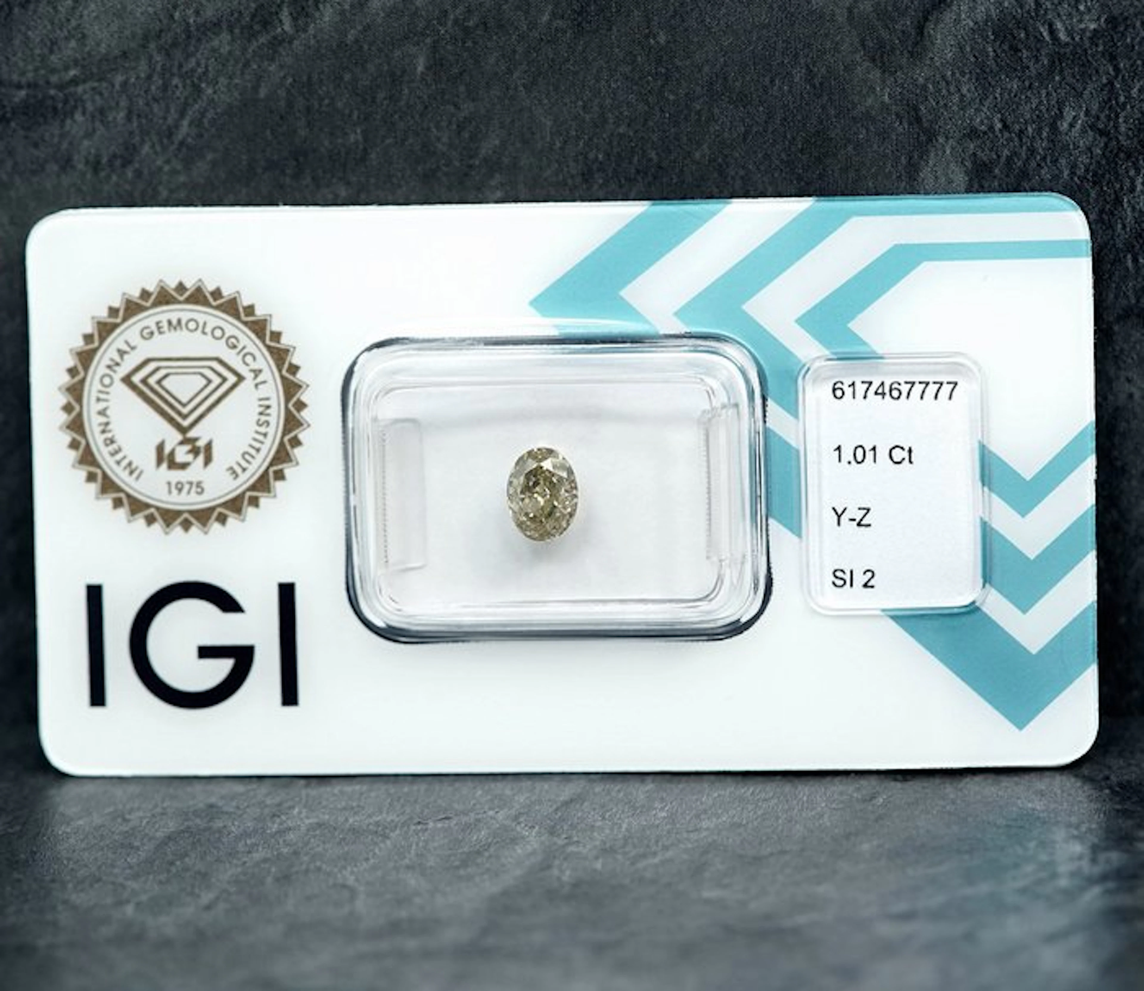 No reserve price - 1 pcs Diamond (Natural coloured)...