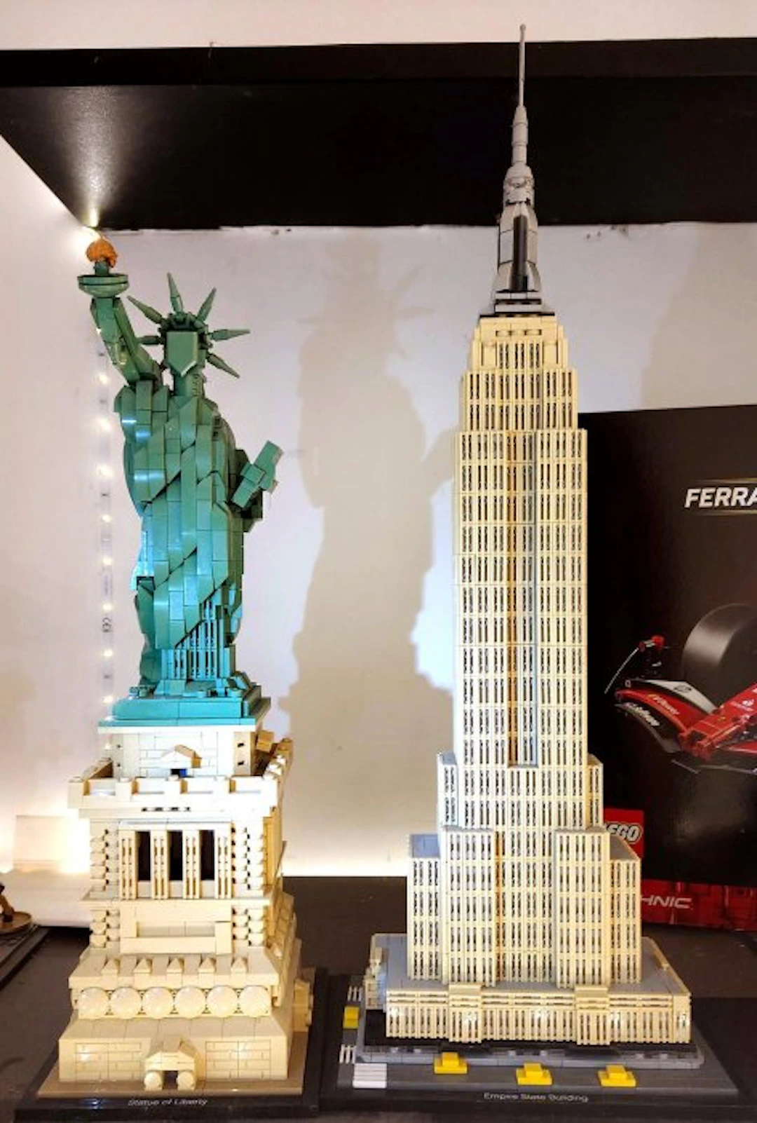 LEGO Set - Architecture - Statue of Liberty (21046)...