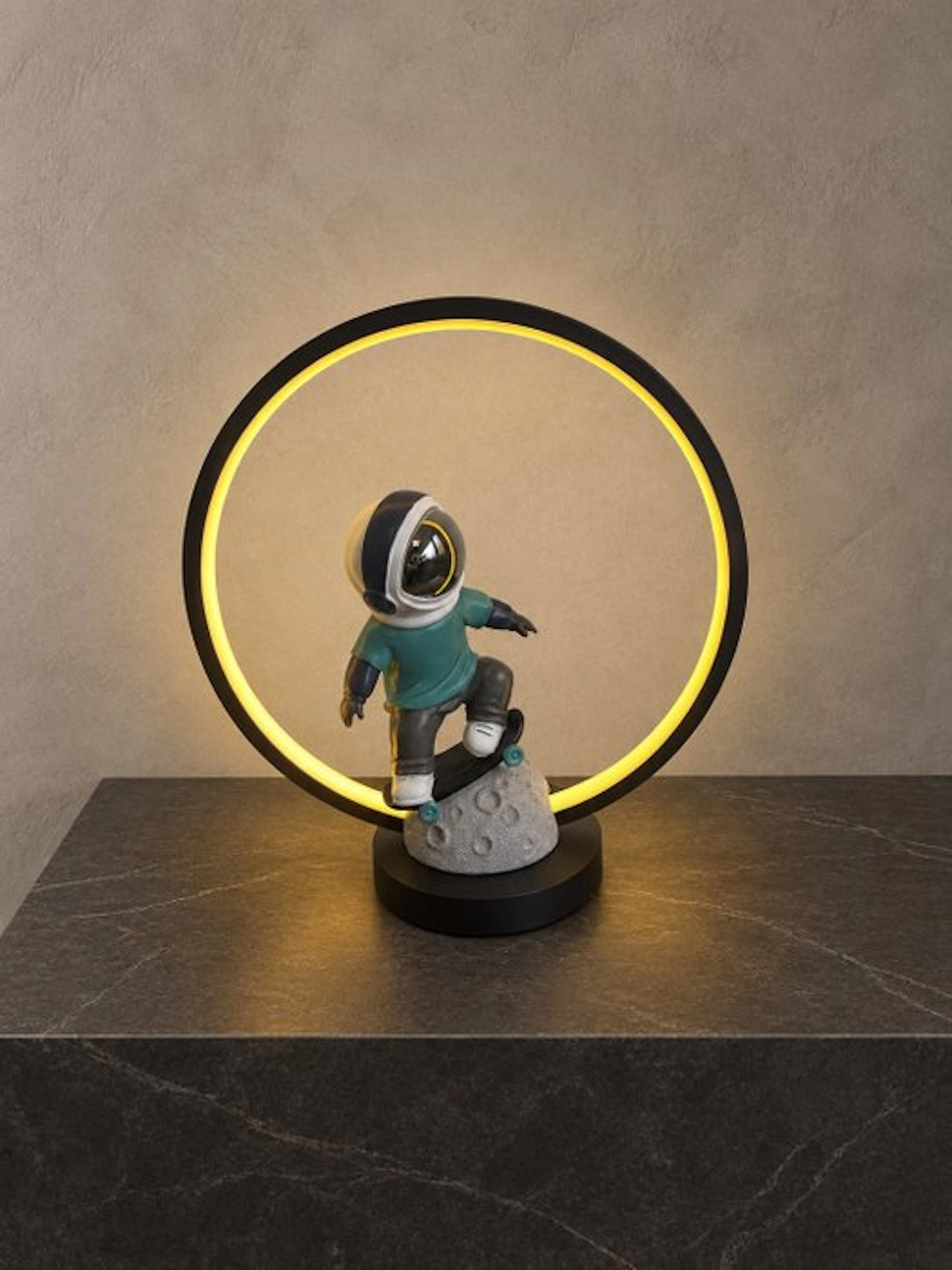 Lamp - Decorative LED table lamp – Astronaut on a...