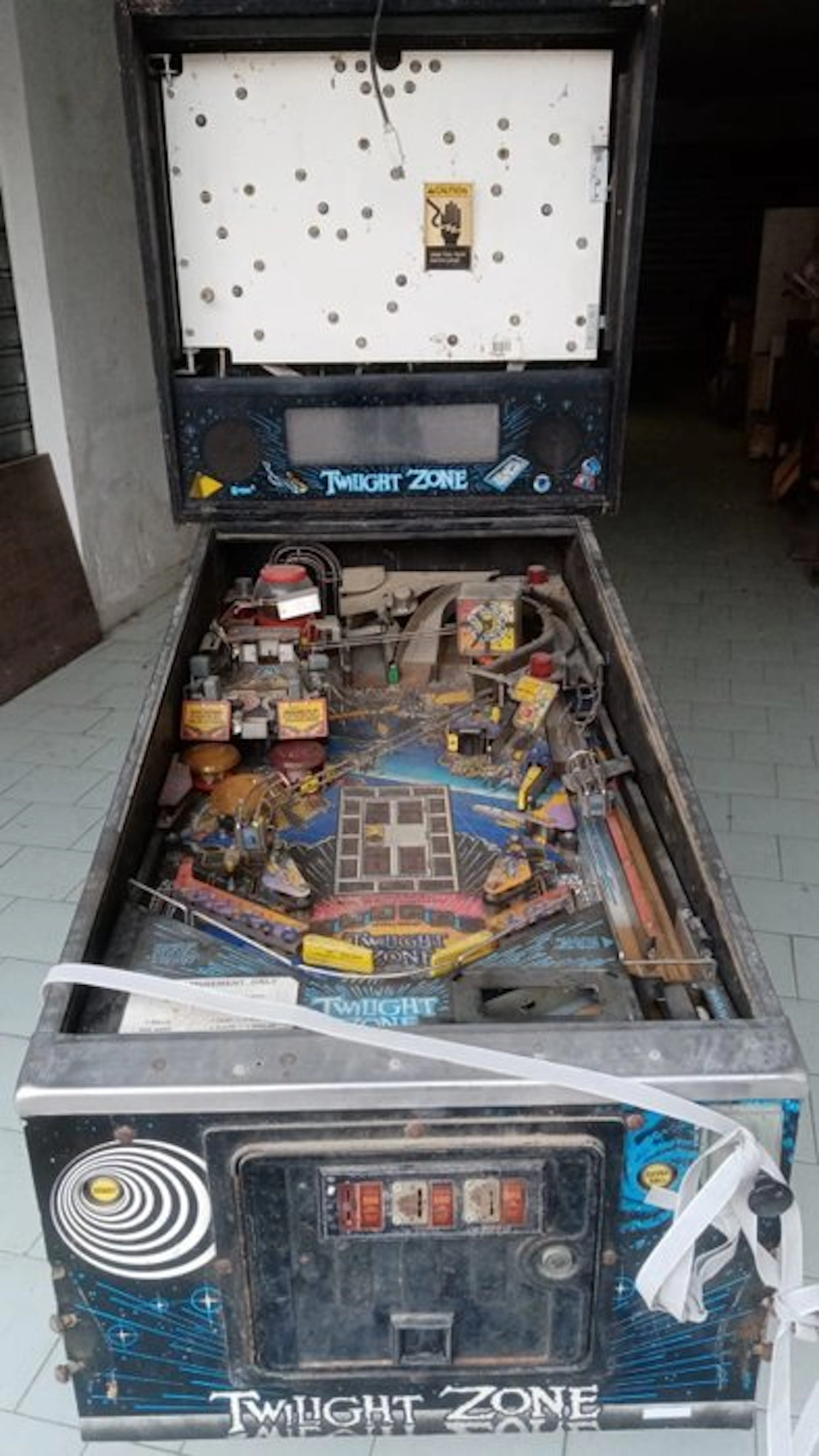 BALLY - Electronic pinball machine TWILIGHT - 1990-2000 - United Arab Emirates