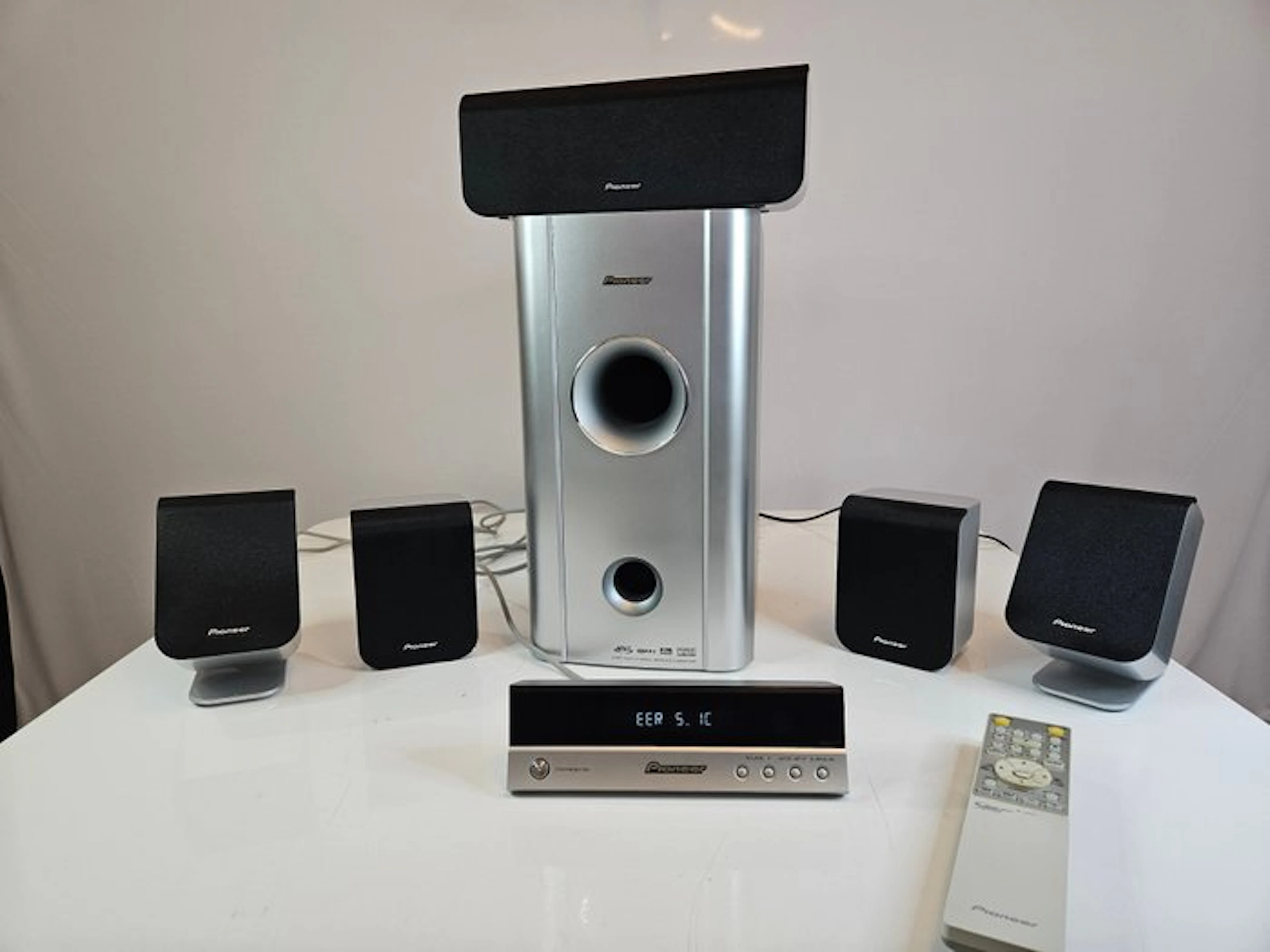 Pioneer - 5.1 Home Cinema Set – S-ST404 / SX-SW404 Speaker set