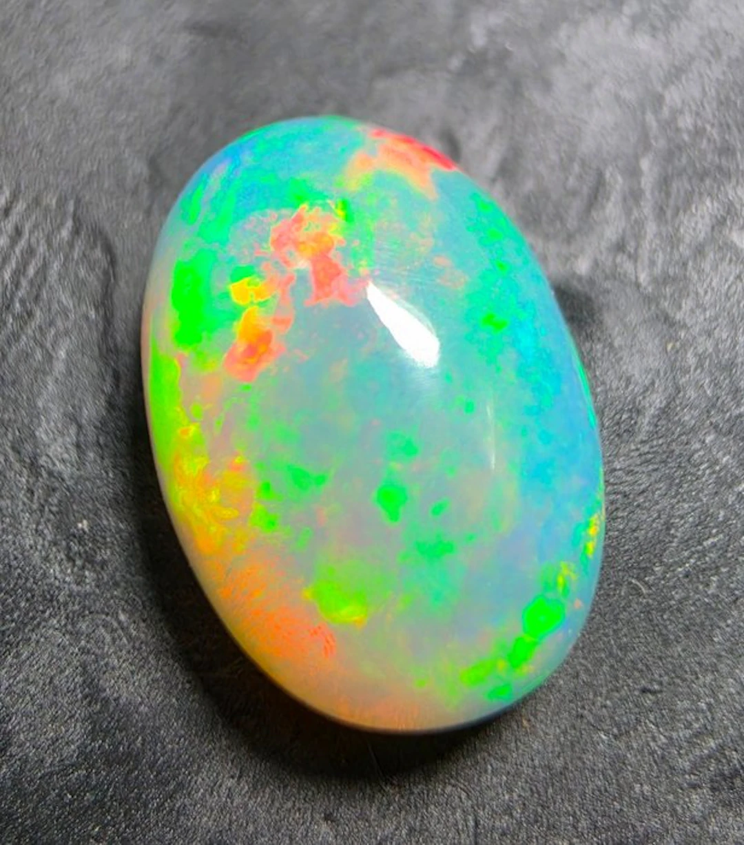 Opal Cabochon - Height: 13 mm - Width: 9 mm- 0.73 g - (1)