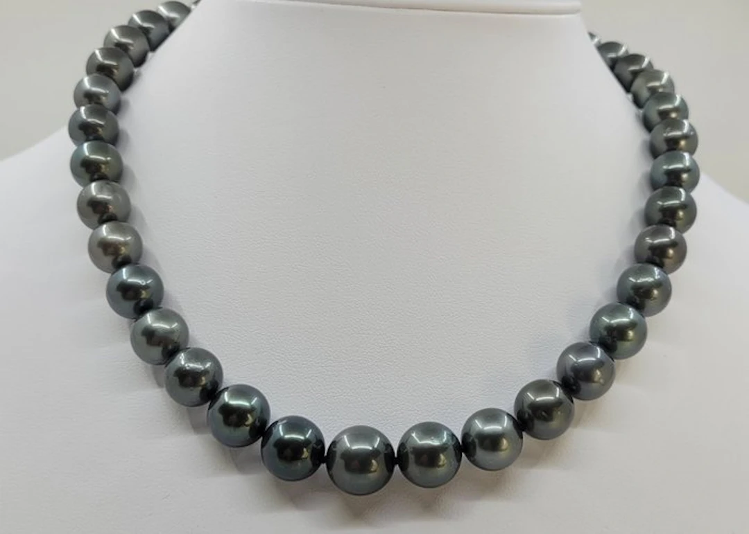 Necklace ALGT Certified 10.0x12.1mm Grey-Green Tahiti Pearls