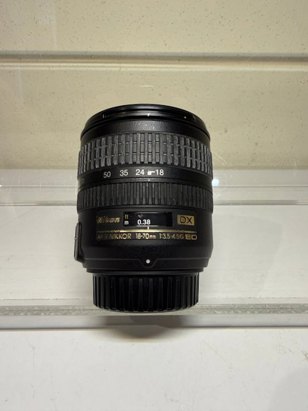 Nikon AF-S NIKKOR 18-70mm 1:3.5-4.5G ED DX Prime lens