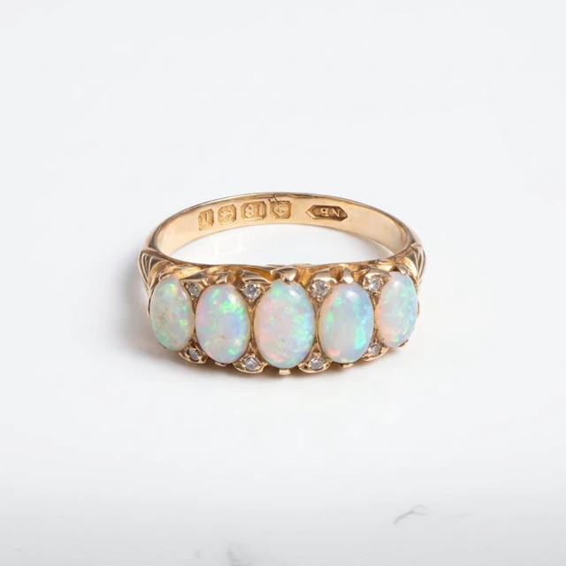 Ring - 18 kt. Yellow gold Opal - Diamond