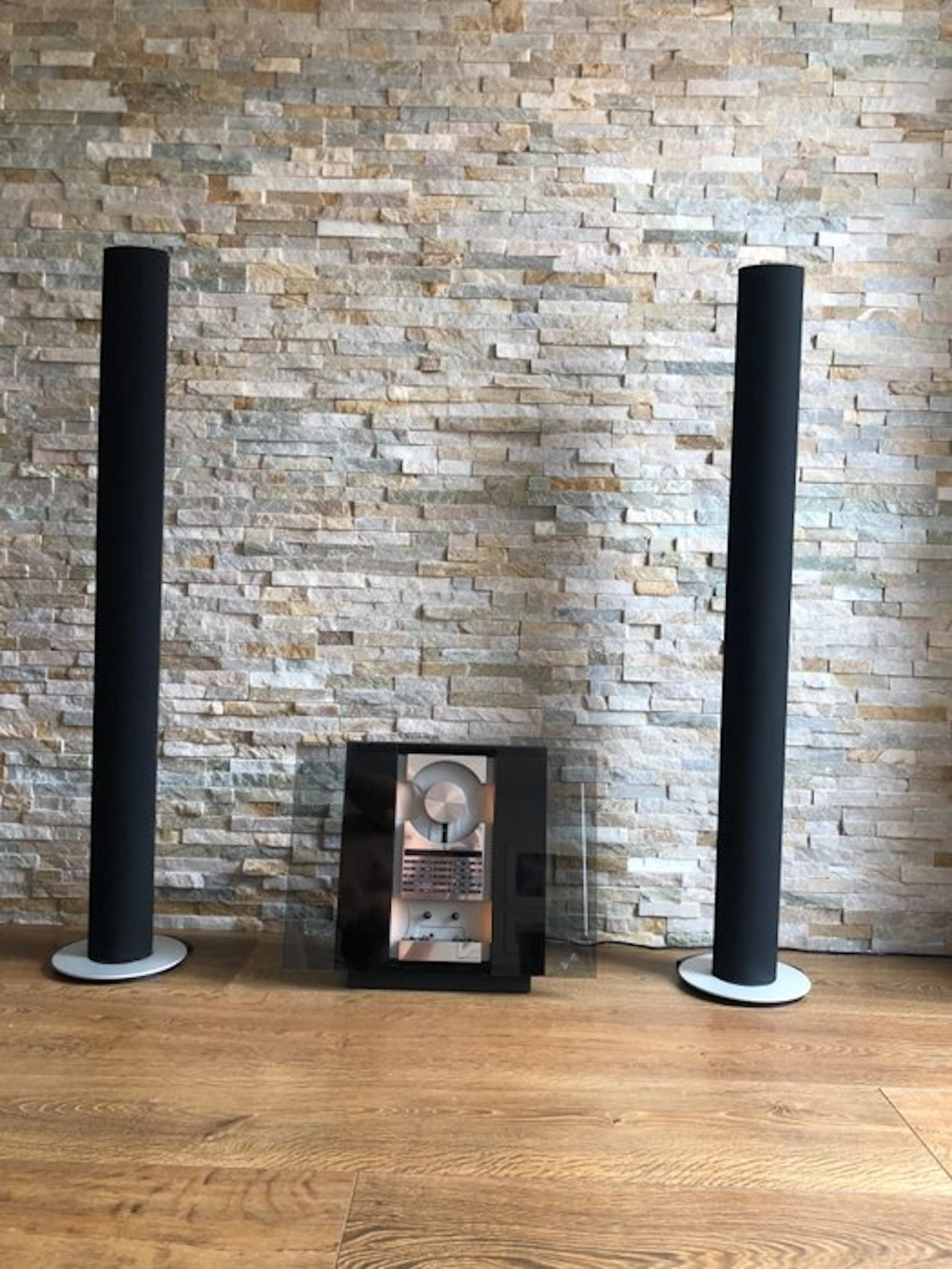 Bang & Olufsen - Beosound Ouverture with a pair of Beolab...