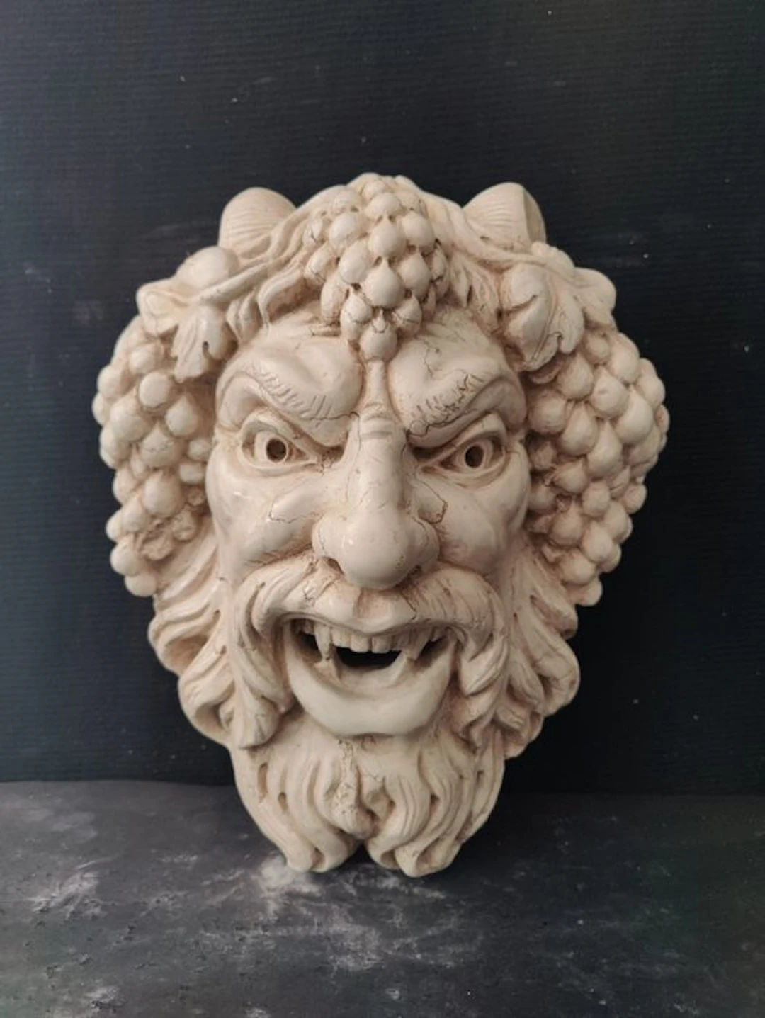 Sculpture, Mascherone/Bocca da Fontana - Volto di Fauno con uva -