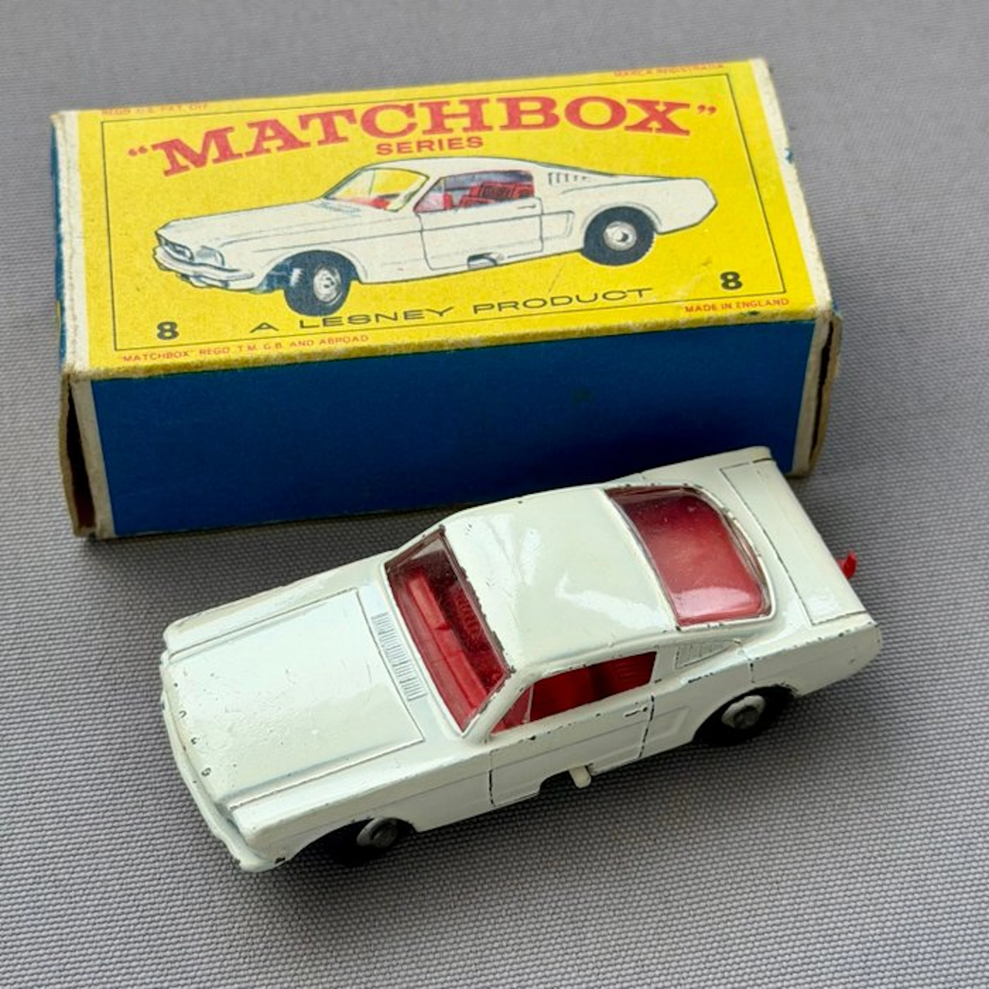 Matchbox 1:64 - Model car - Ford Mustang