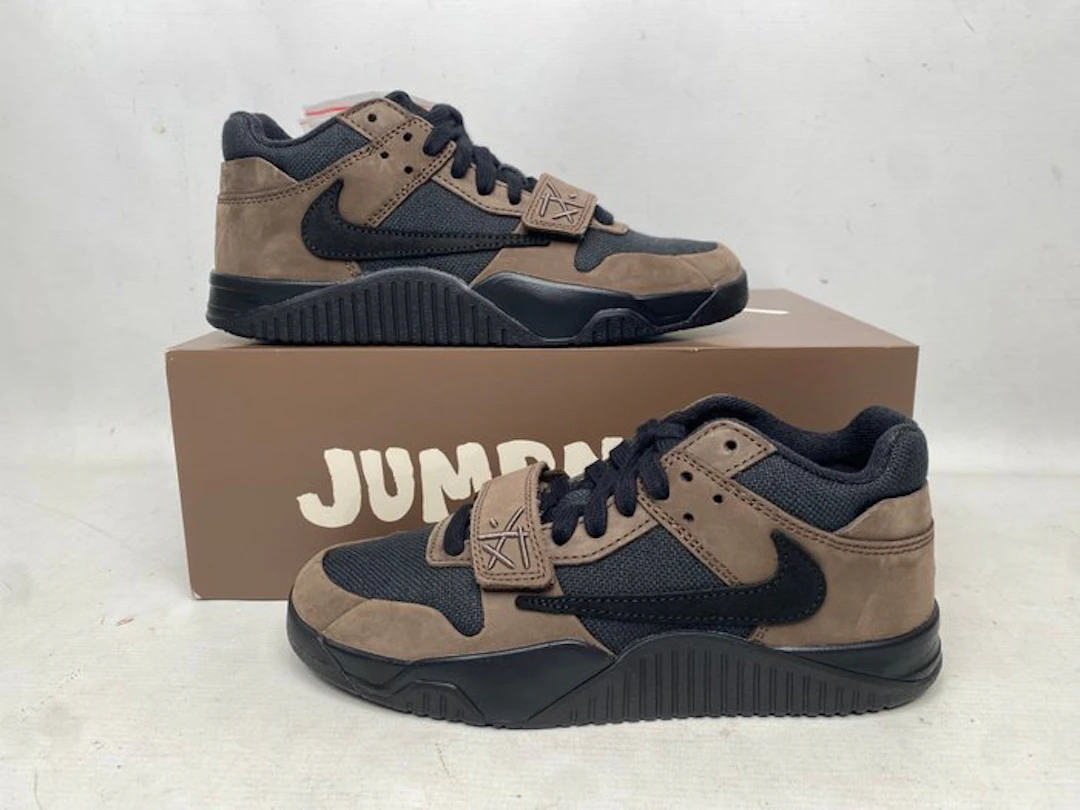 Air Jordan - Nike x Travis Scott - Sneakers - Size: EU 39 - New with tags