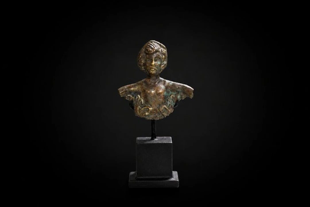 Replica of Ancient Roman Bronze Bronze female bust - 5.4 cm