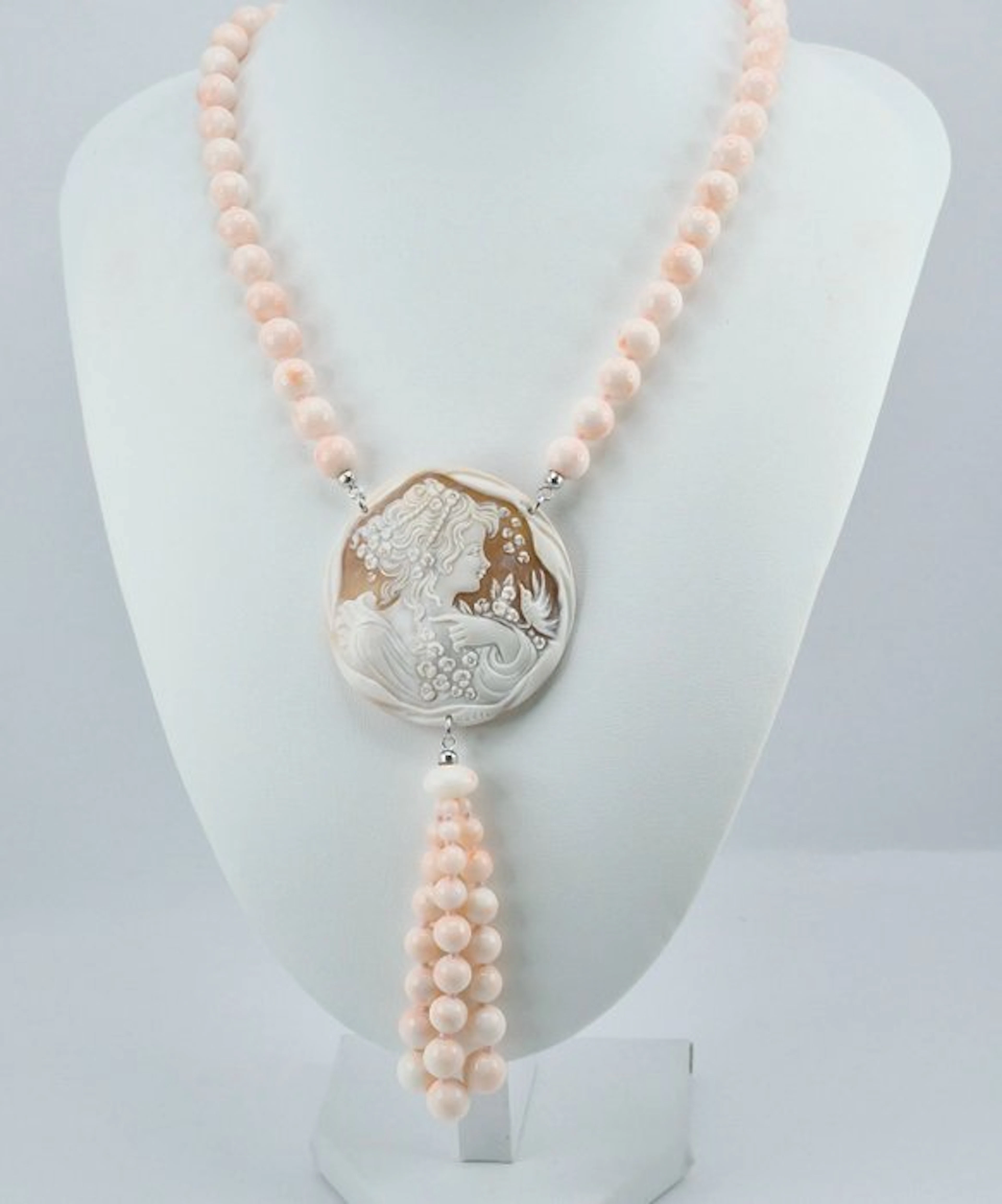 Coral - Silver - Necklace - Pink coral and cameo