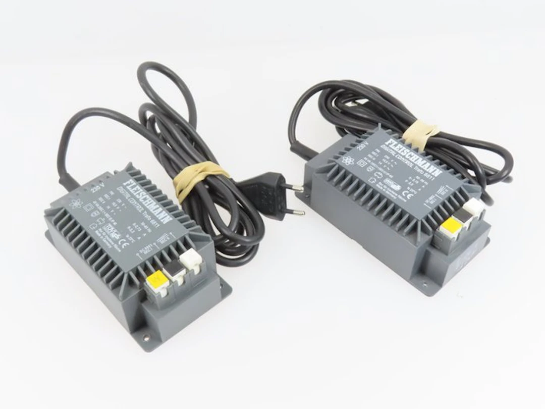 Fleischmann H0 - 6811 - Transformer (2) - 2x 45 VA Powerful Transformer