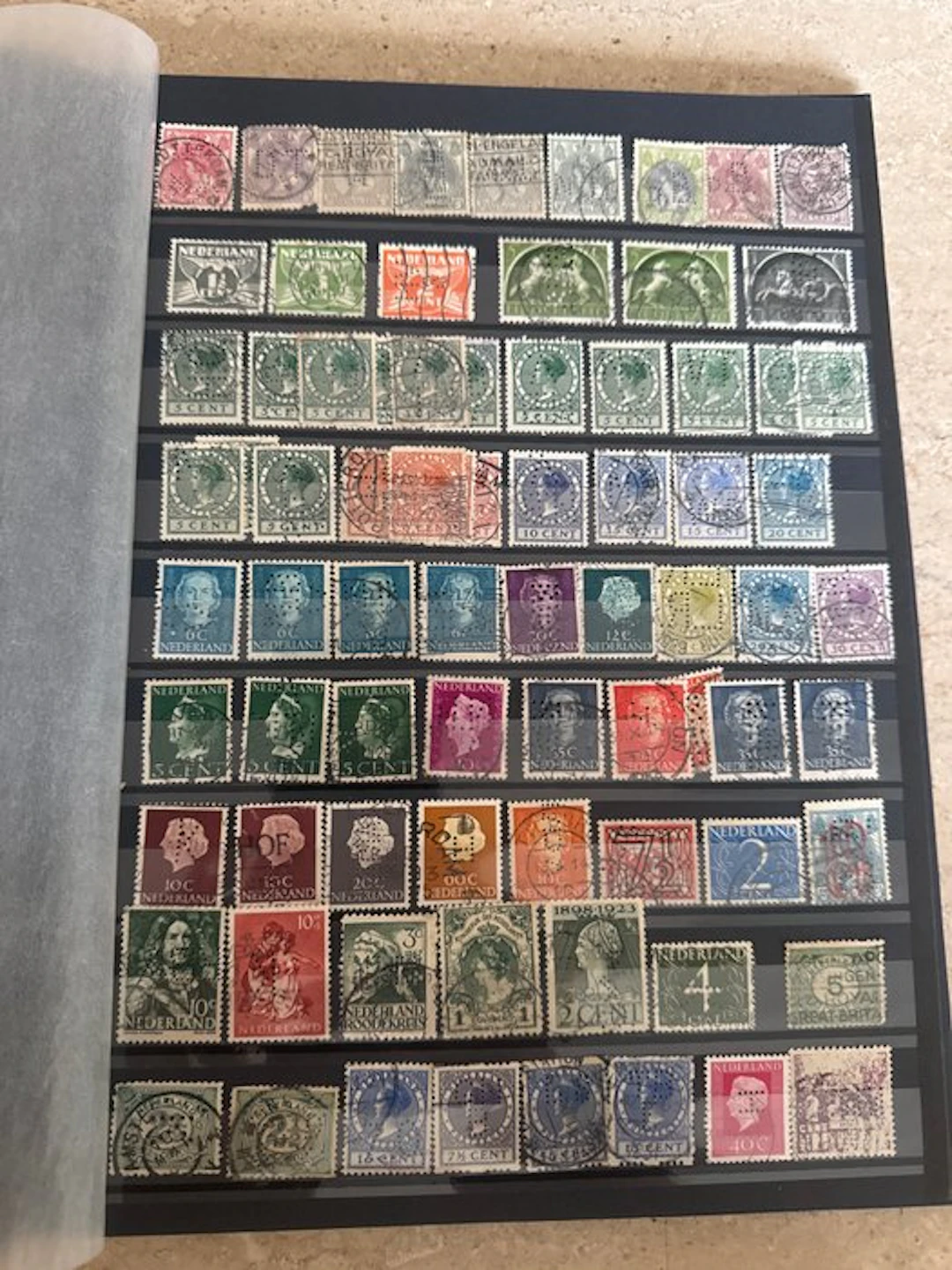 World postage stamps Middle Perfins Commonwealth - World stamps