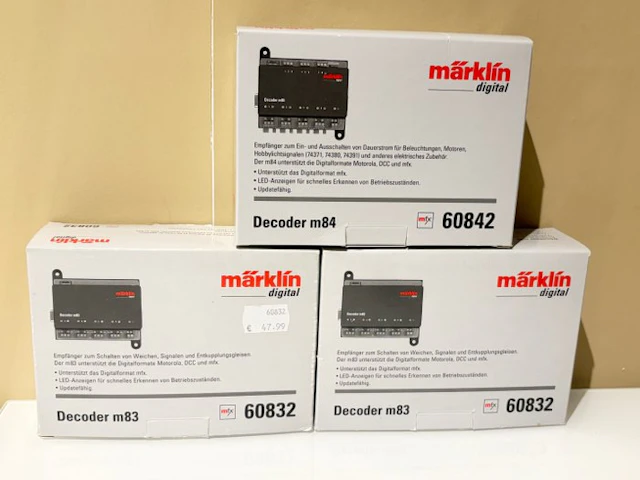 Märklin H0 - 60832/42 - Digital control unit (3) - 2x...