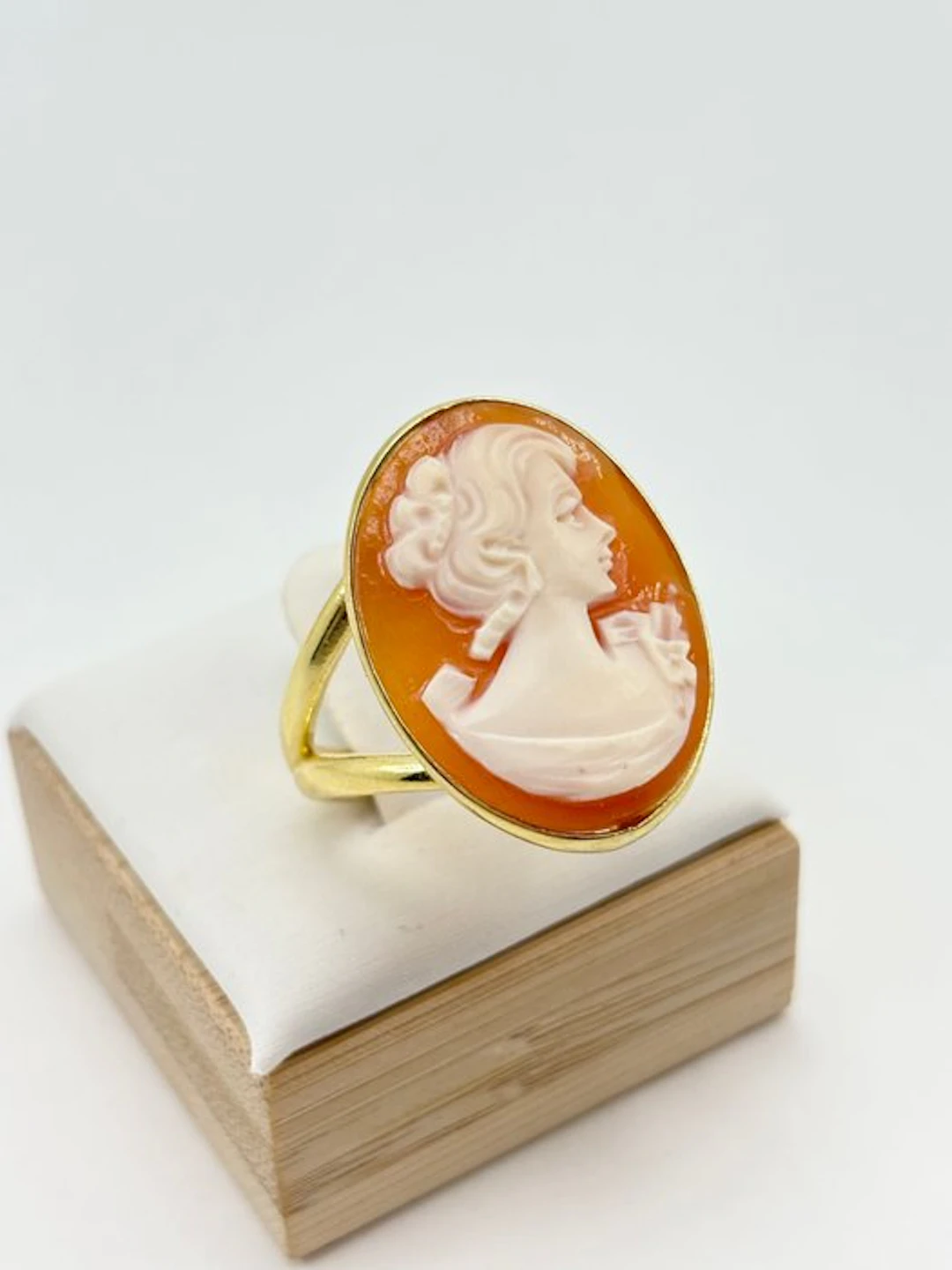 Silver, CASSIS RUFA - Cameo - Hand-engraved cameo
