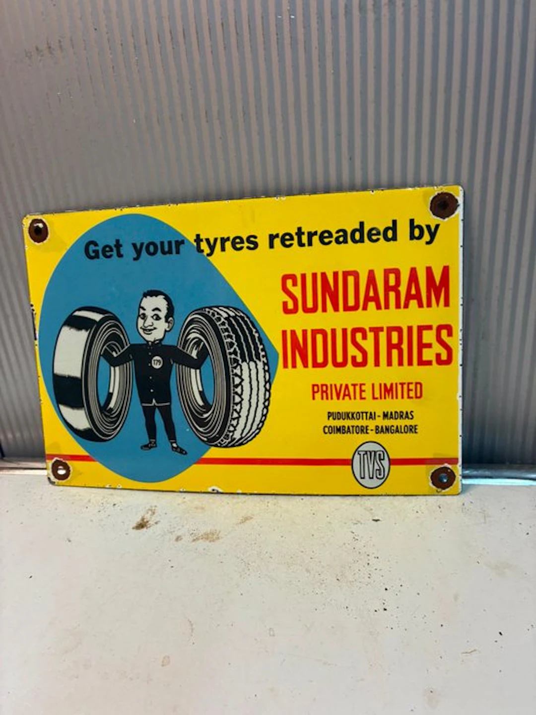 Sundaram Industries – geëmailleerd reclamebord voor...