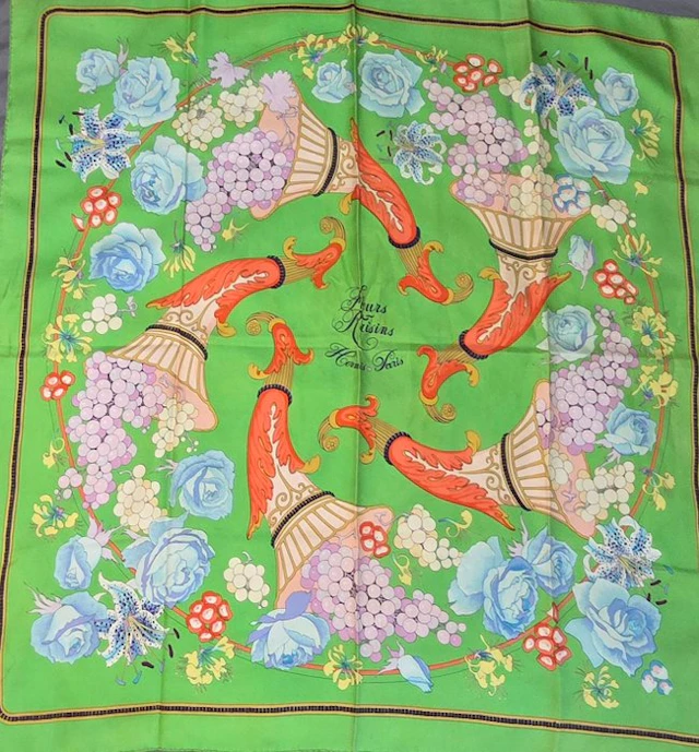 Hermès - Fleurs et Raisins - Scarf