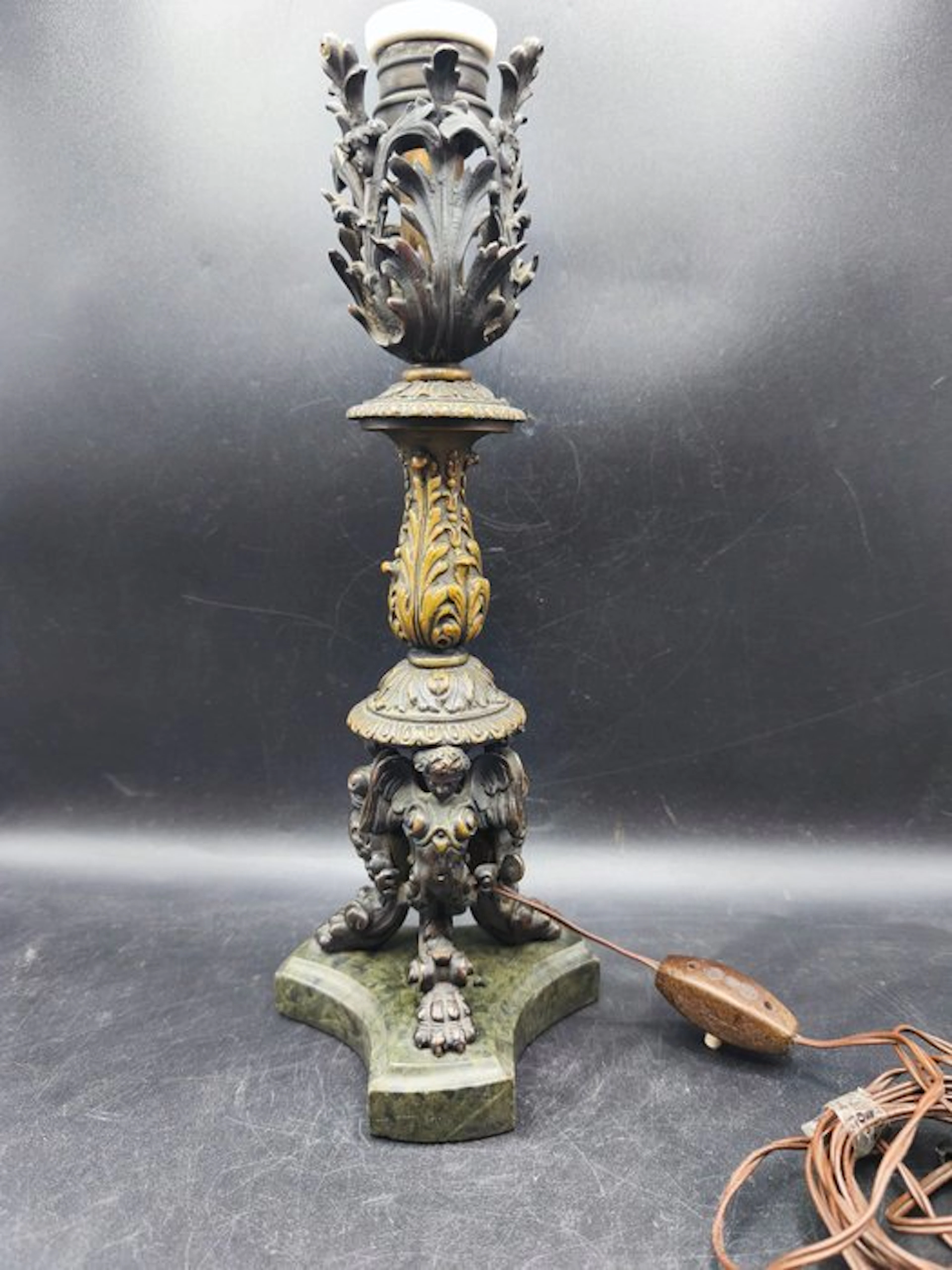 Table lamp -