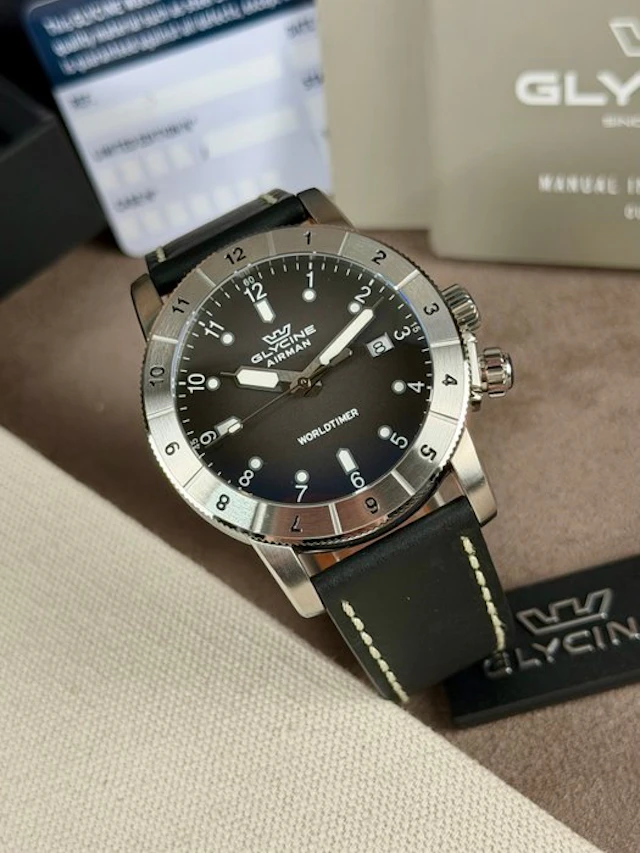 Glycine - Airman Contemporary Worldtimer black Date - No...