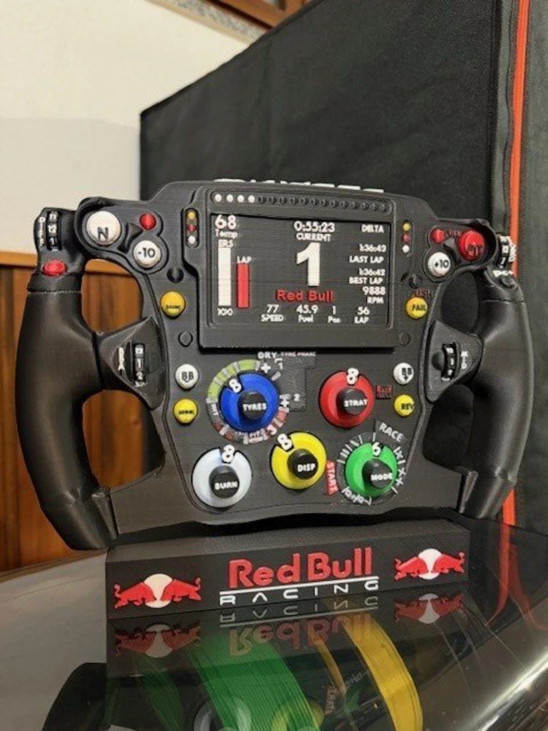 Custom 1:1 - Model car - Volante Red Bull Racing replica...
