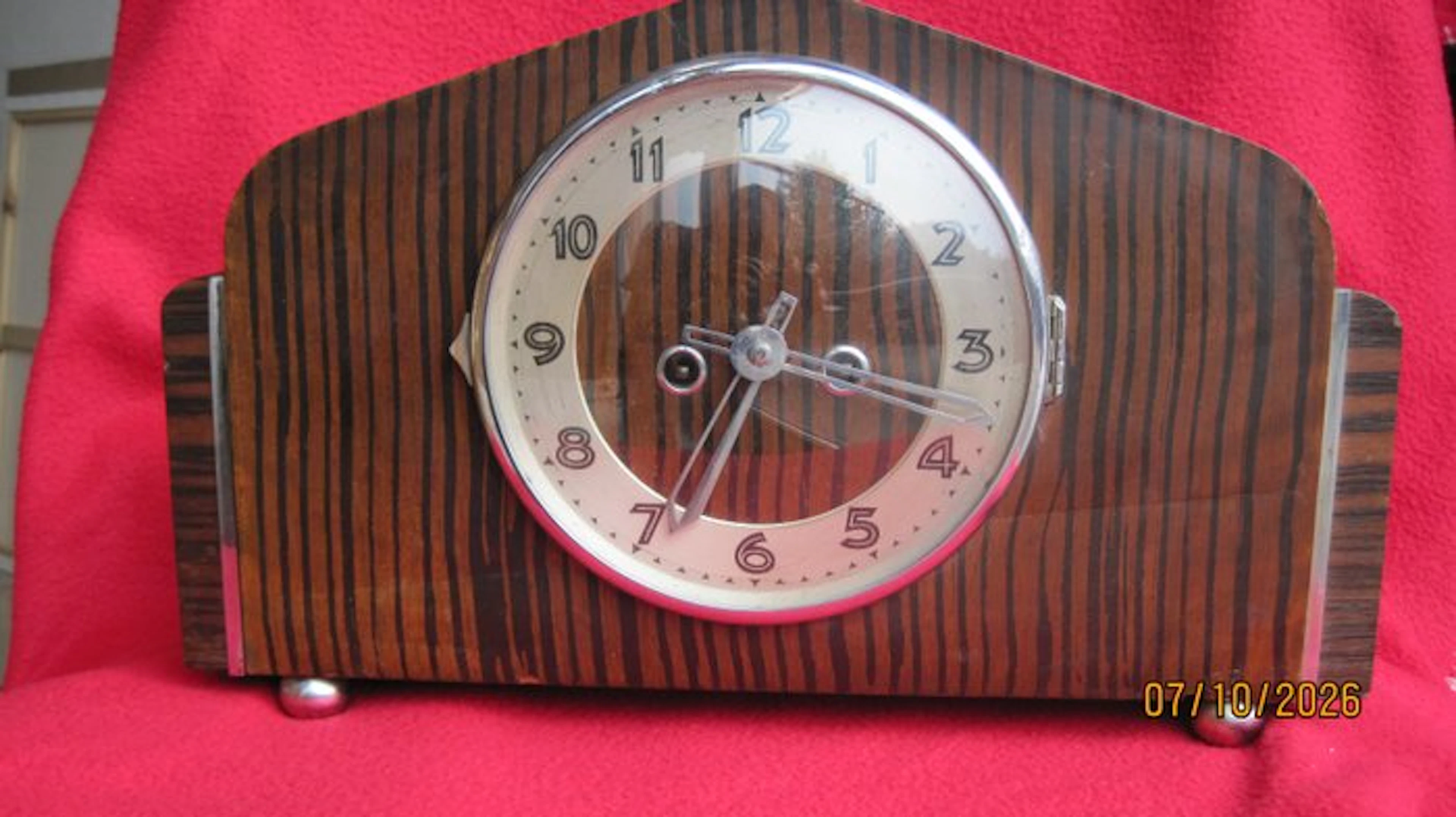 Mantel clock - Kienzle. - Art Deco Wood, metal, copper. - 1920-1930