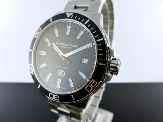 Raymond Weil - Raymond Weil Tango DIVER Lexus MENS 42 mm...