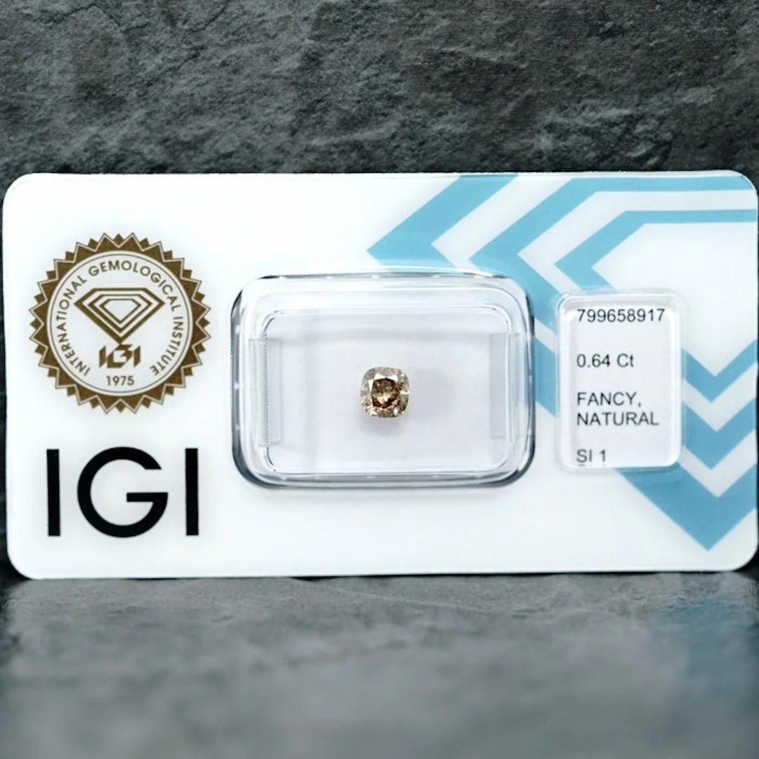 1 pcs Diamond (Natural coloured) - 0.64 ct - Cushion...