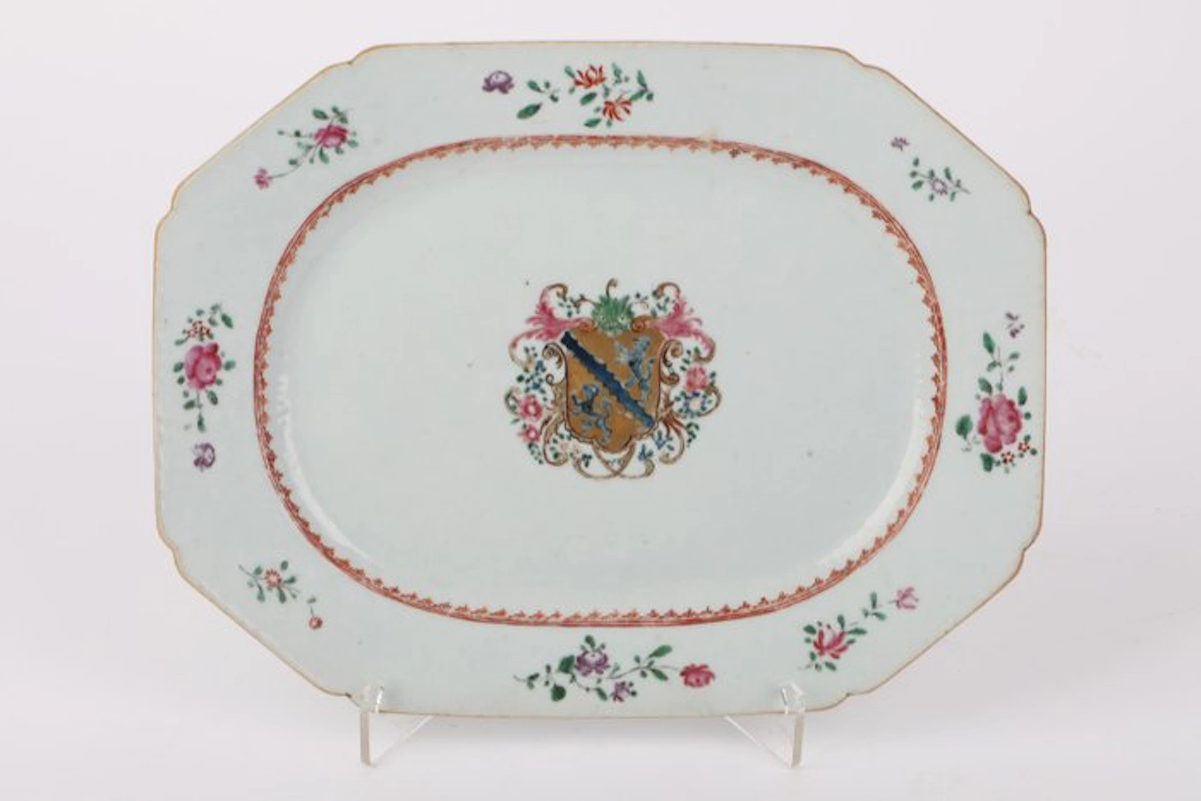 Plate - Porcelain - Fuente octogonal. XVIII