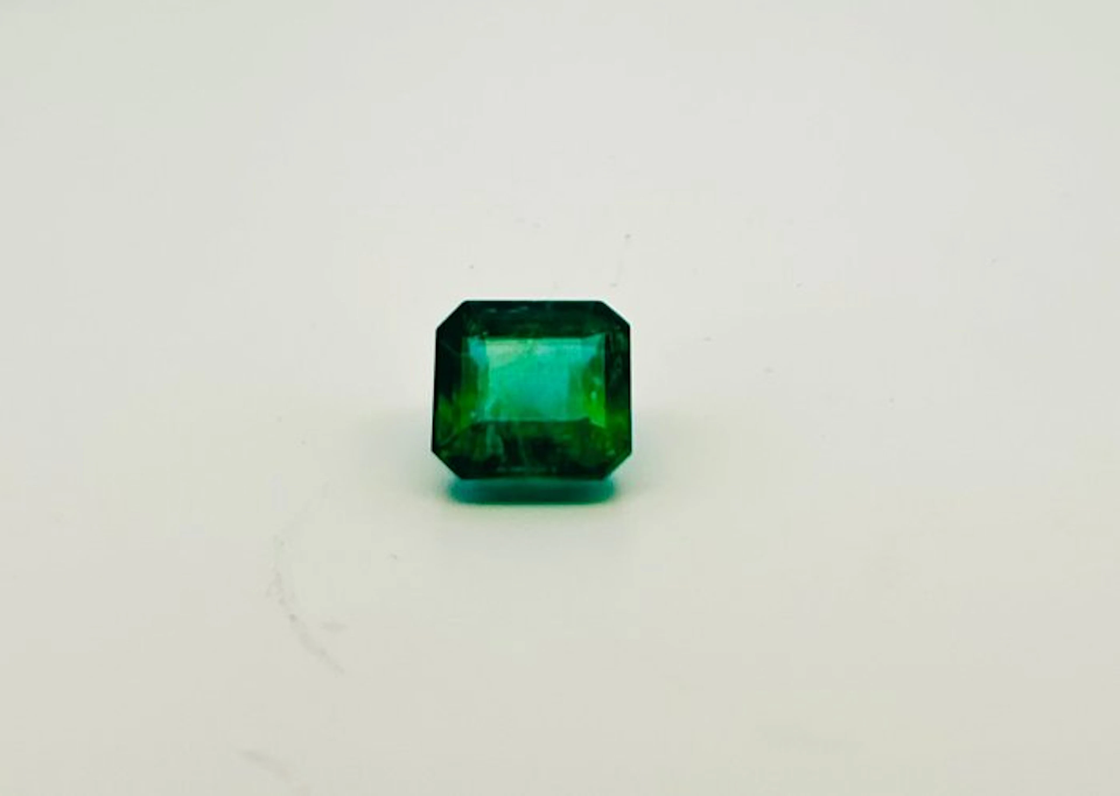 1 pcs Green Emerald - 6.59 ct - International Gemological Institute (IGI)