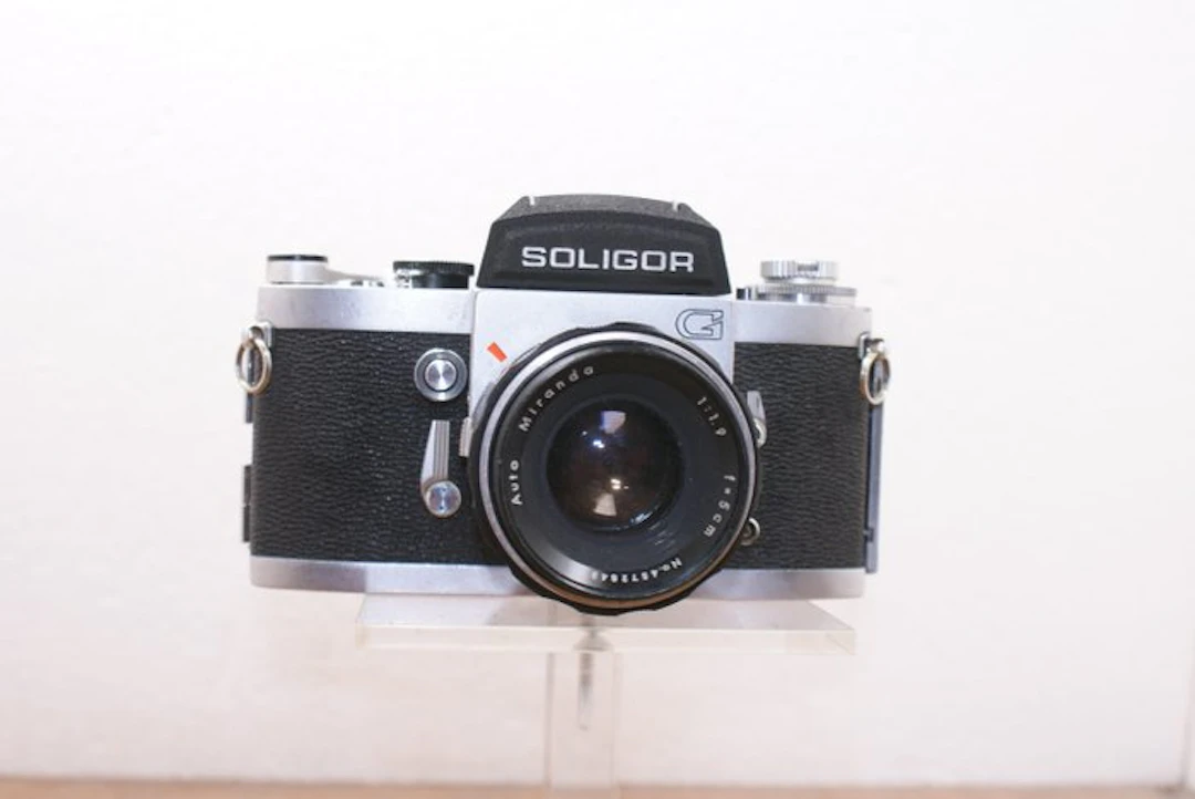 Miranda G +Auto Miranda 1:9/50//Soligor zoeker VF-3 Analogue camera