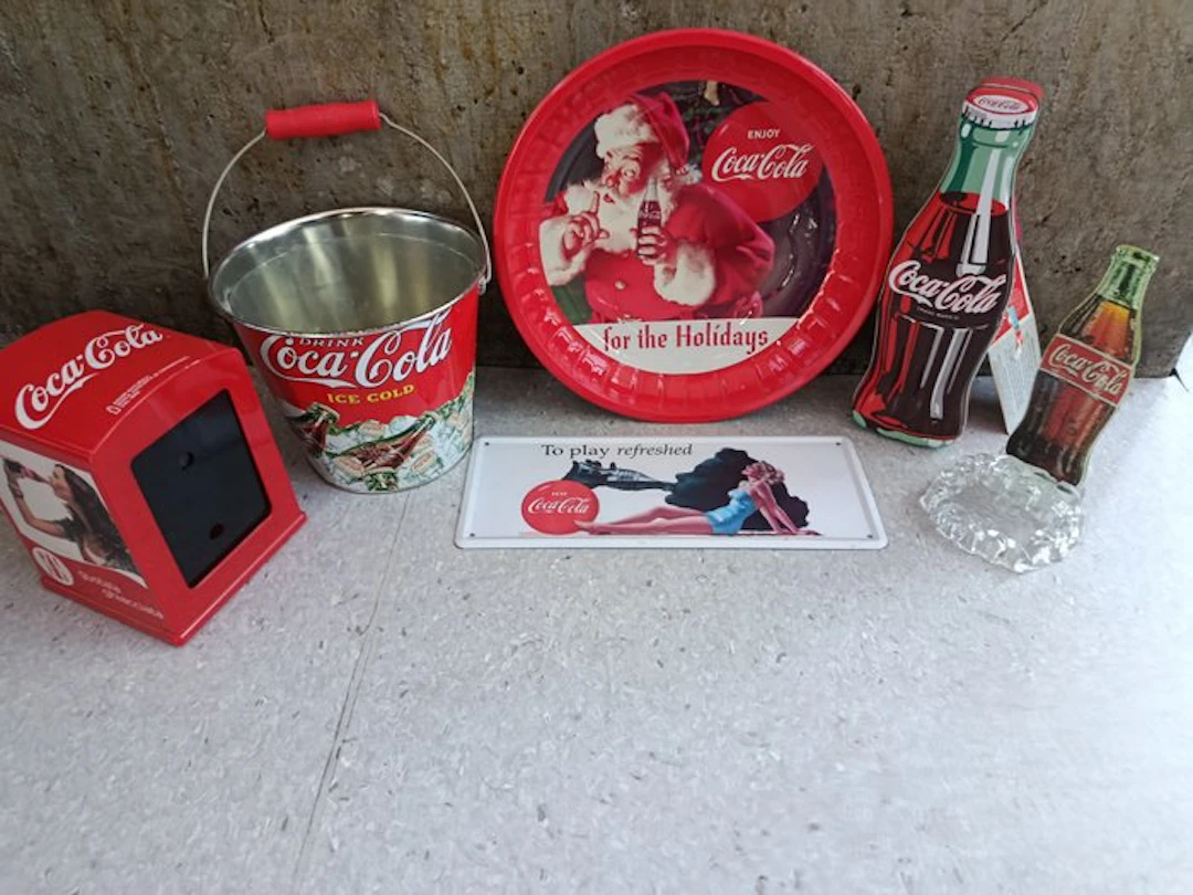 Branded merchandise collection - Coca-Cola gadget collection in tin and plastic