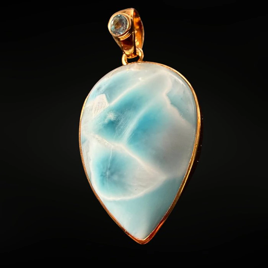Premium - Pendant in Larimar and natural topaz and gold...