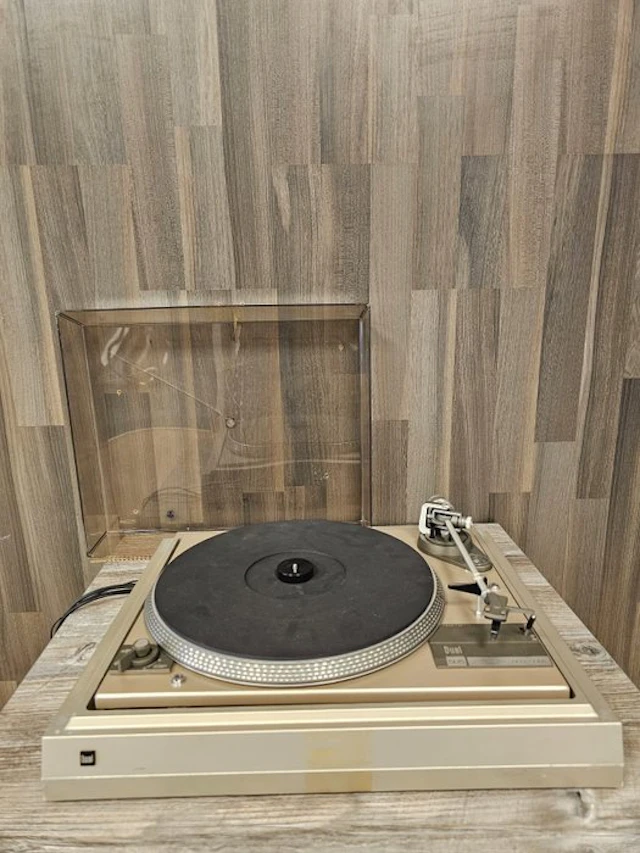 Dual - CS 505-2 Belt-Drive Semi-Automatic Turntable