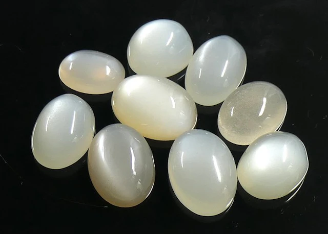 Set of Moonstones 100% Natural Cabochon- 19.75 g - (9)