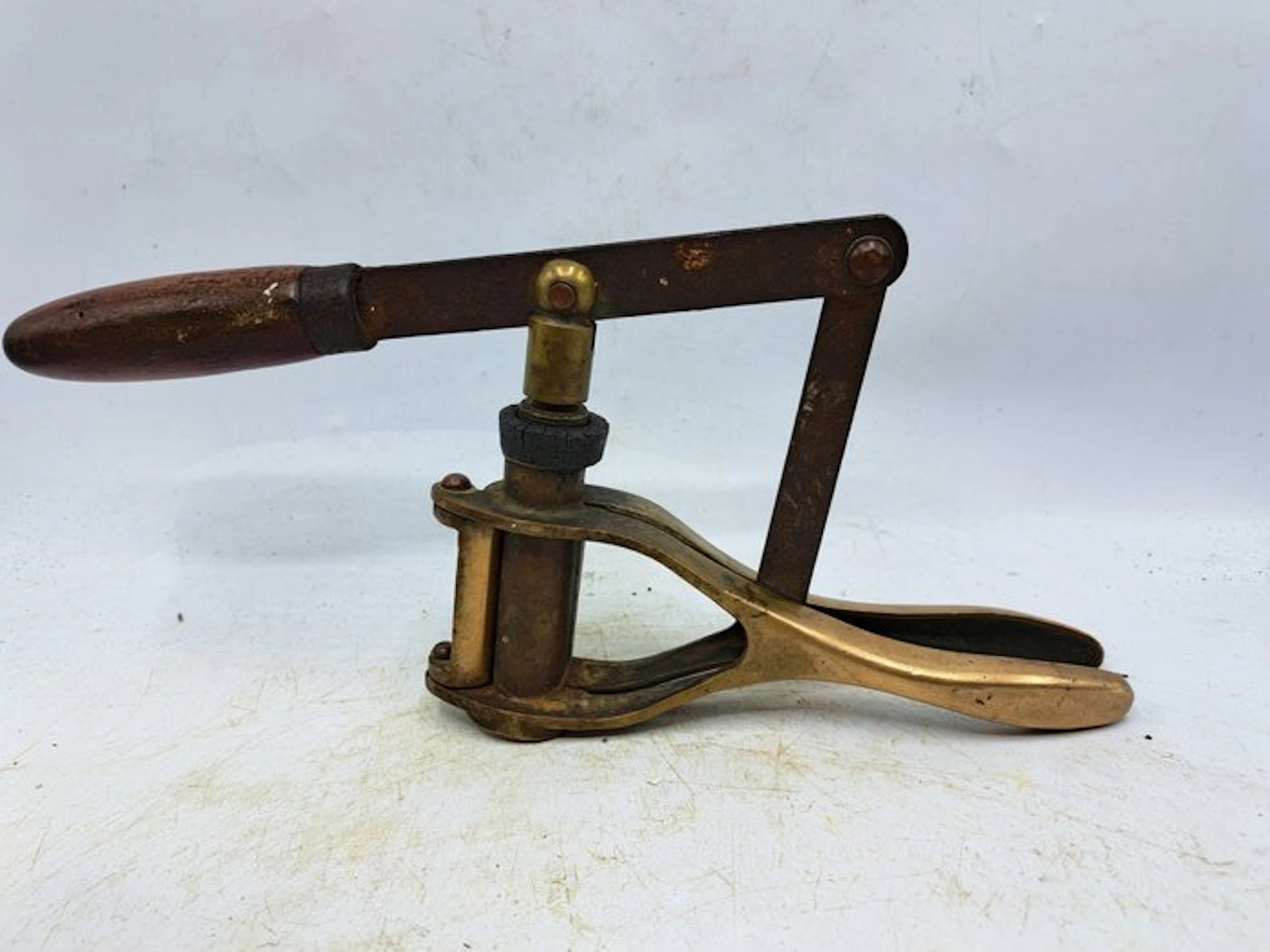 Sanbri - Technical instrument - France - 1930-1940 - Corking device