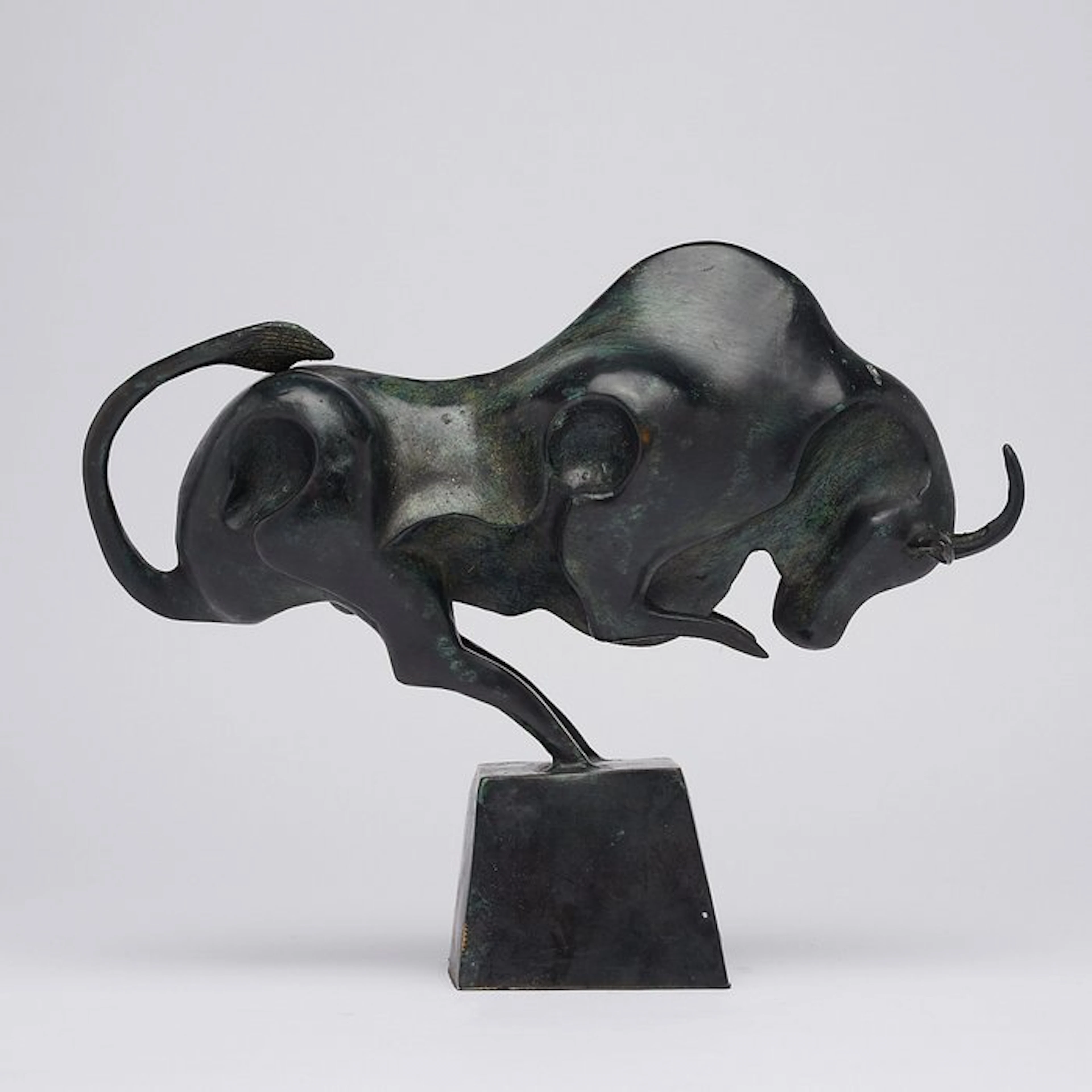 Sculpture, Bronze Sculpture of a Striking Bull - with base - 28 cm - Bronze