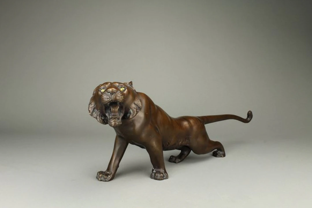 Bronze - Okimono tiger, Murata Hiroshi (村田宏) 51.5 cm - Shōwa period (1926-1989)