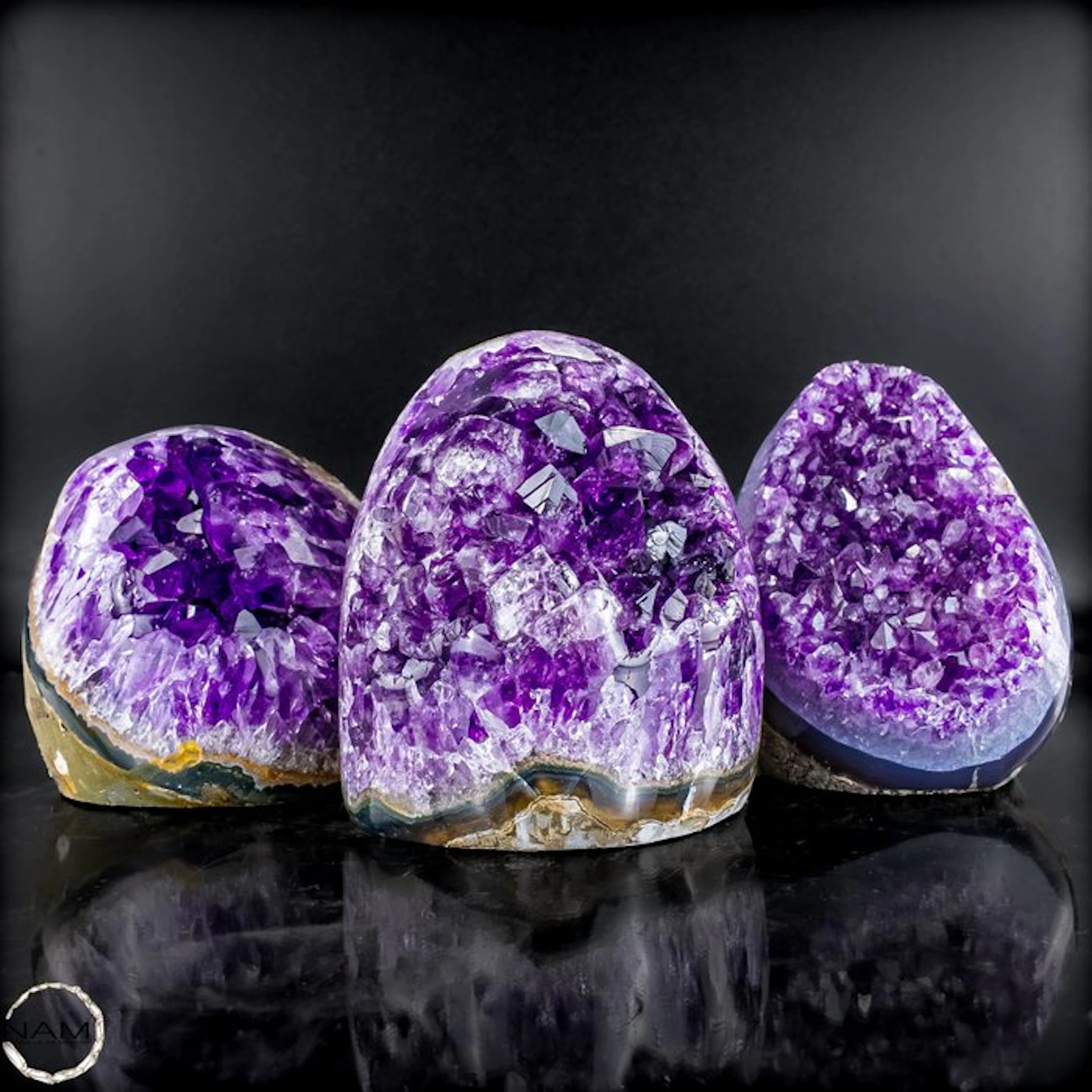 Exclusive amethyst druzy set with a highly crystalline...