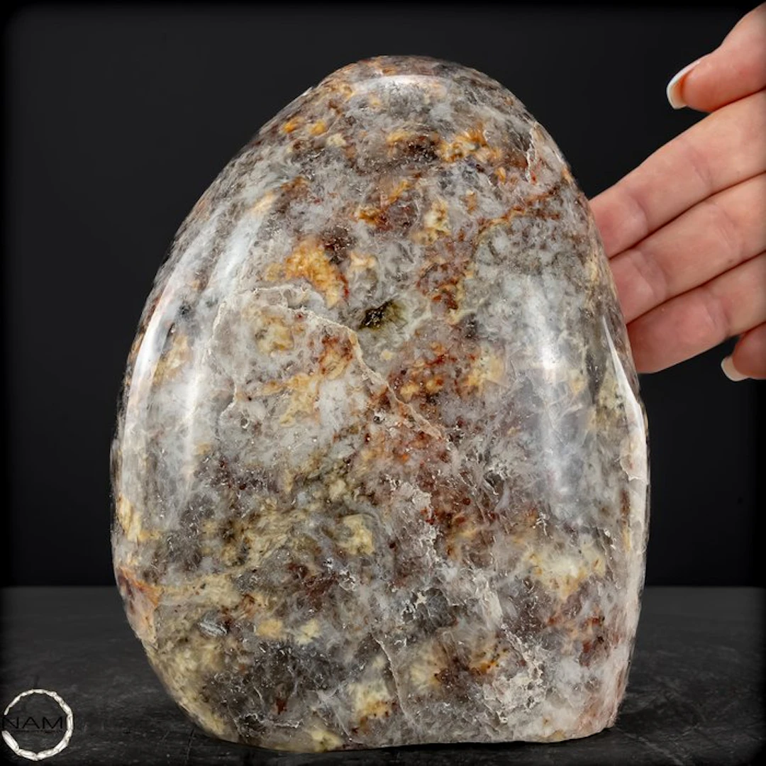Red cordierite freeform – Fascinating Mineral structure...