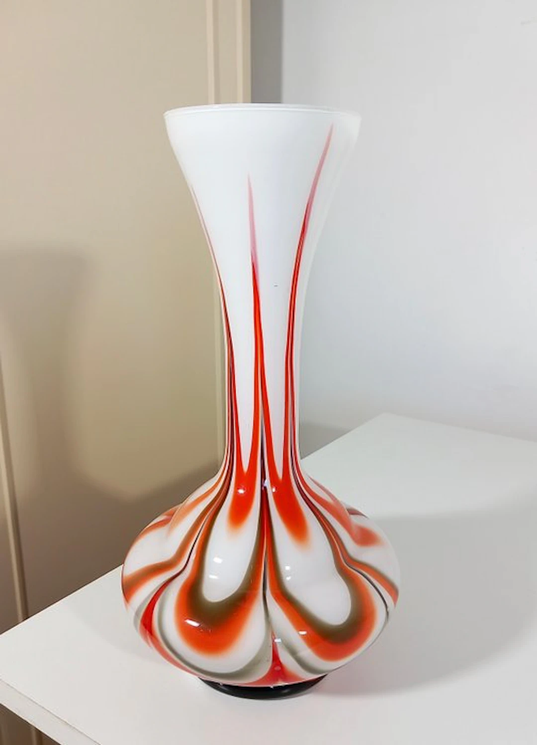 Vase - Opaline glass - Florentine Art 1970