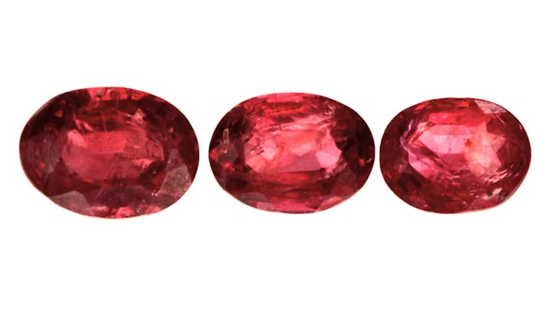 No reserve price - 3 pcs Red