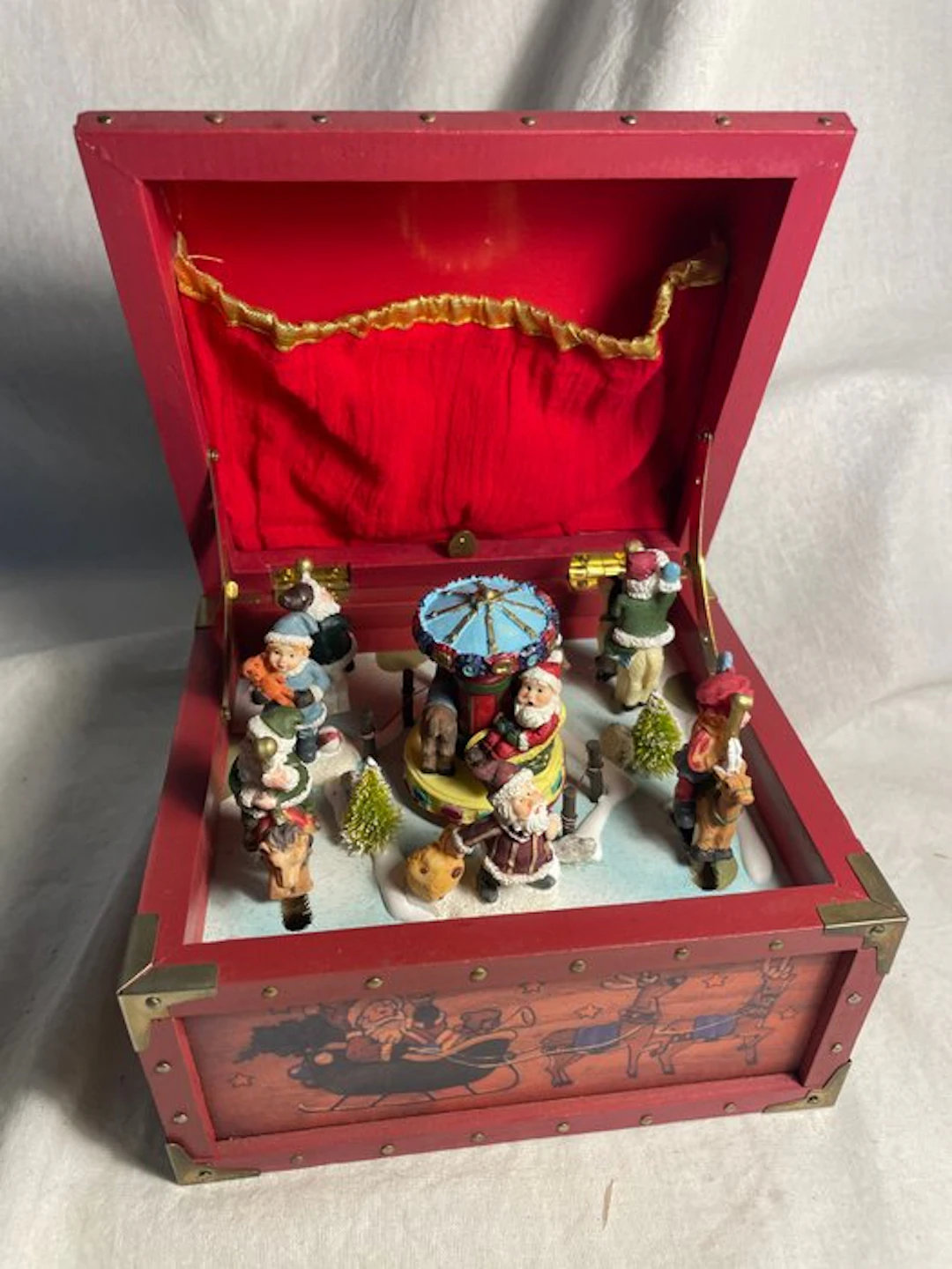 Splendide boite à musique de Noel Rouge , décors animé - Music box - 1970-1980