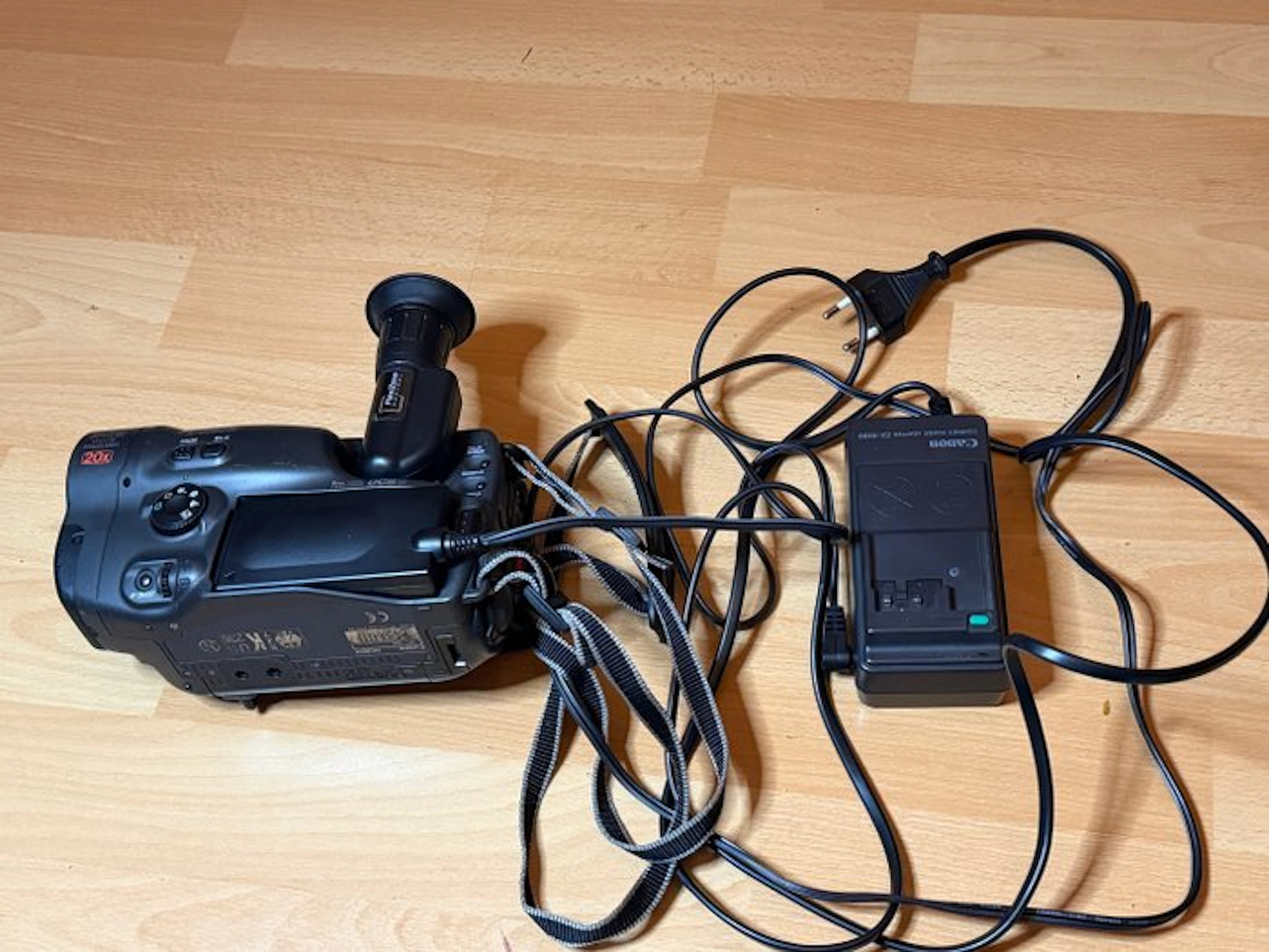Canon UC8 Hi8 Video8 camera, Hi8 camera