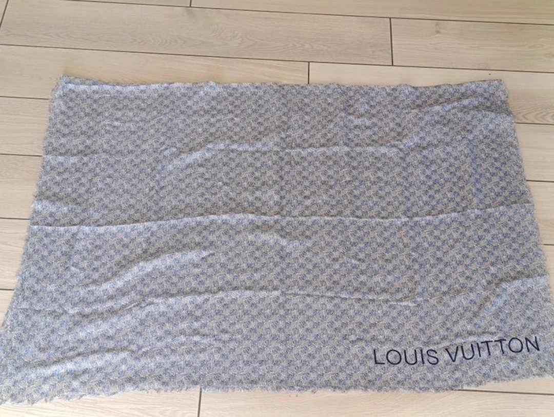 Louis Vuitton - Foulard