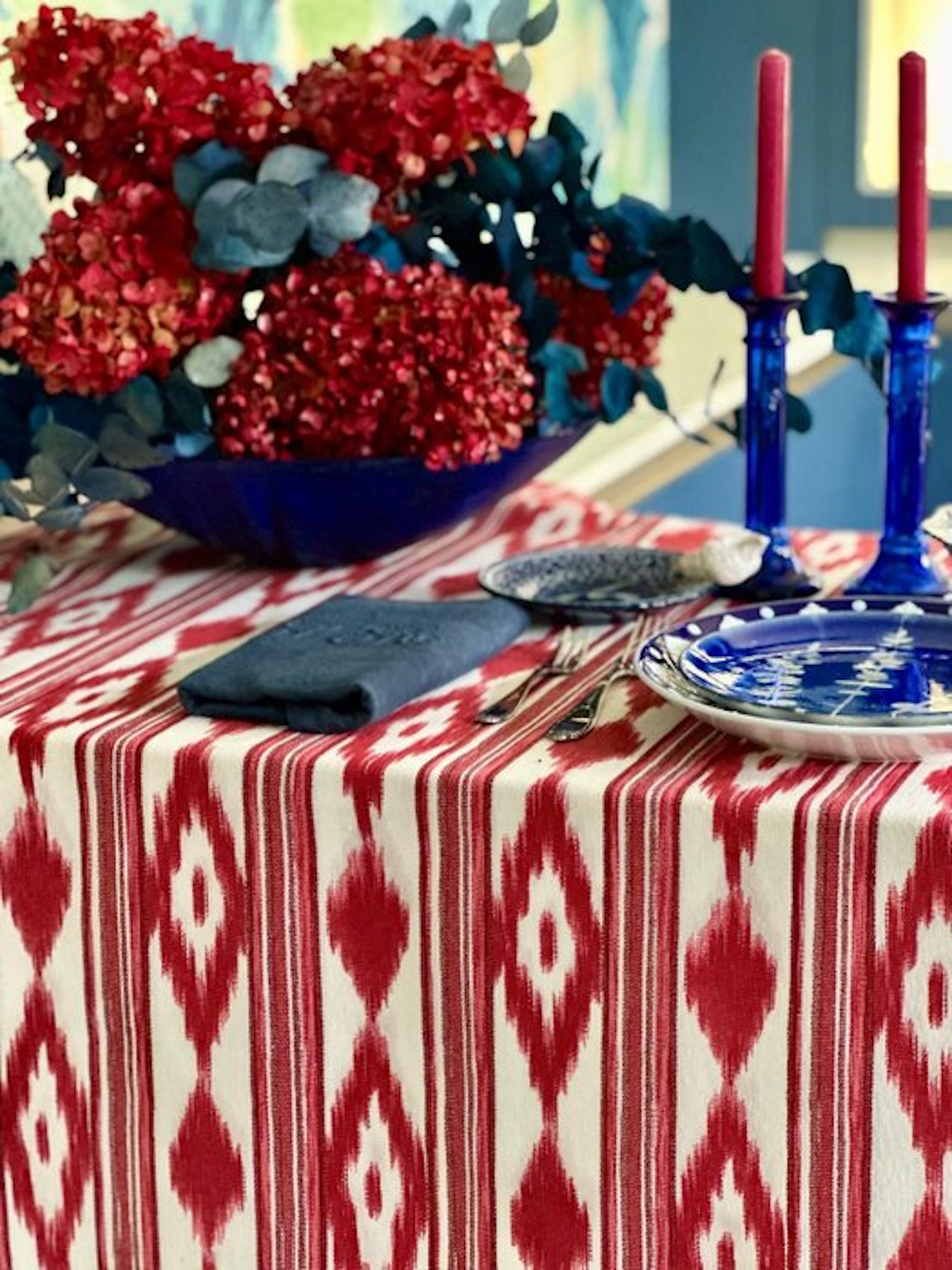 Ethnic tablecloth with an ikat-style print for large tables