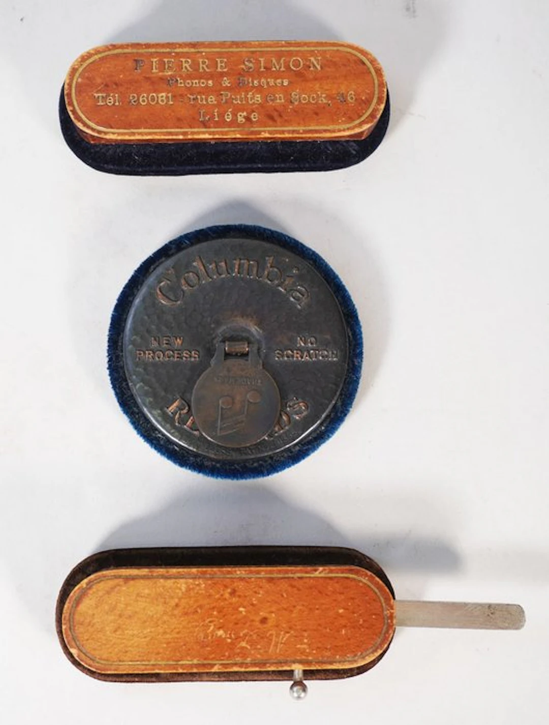 Columbia + - Platenborstels 3 stuks 78 rpm gramophone player