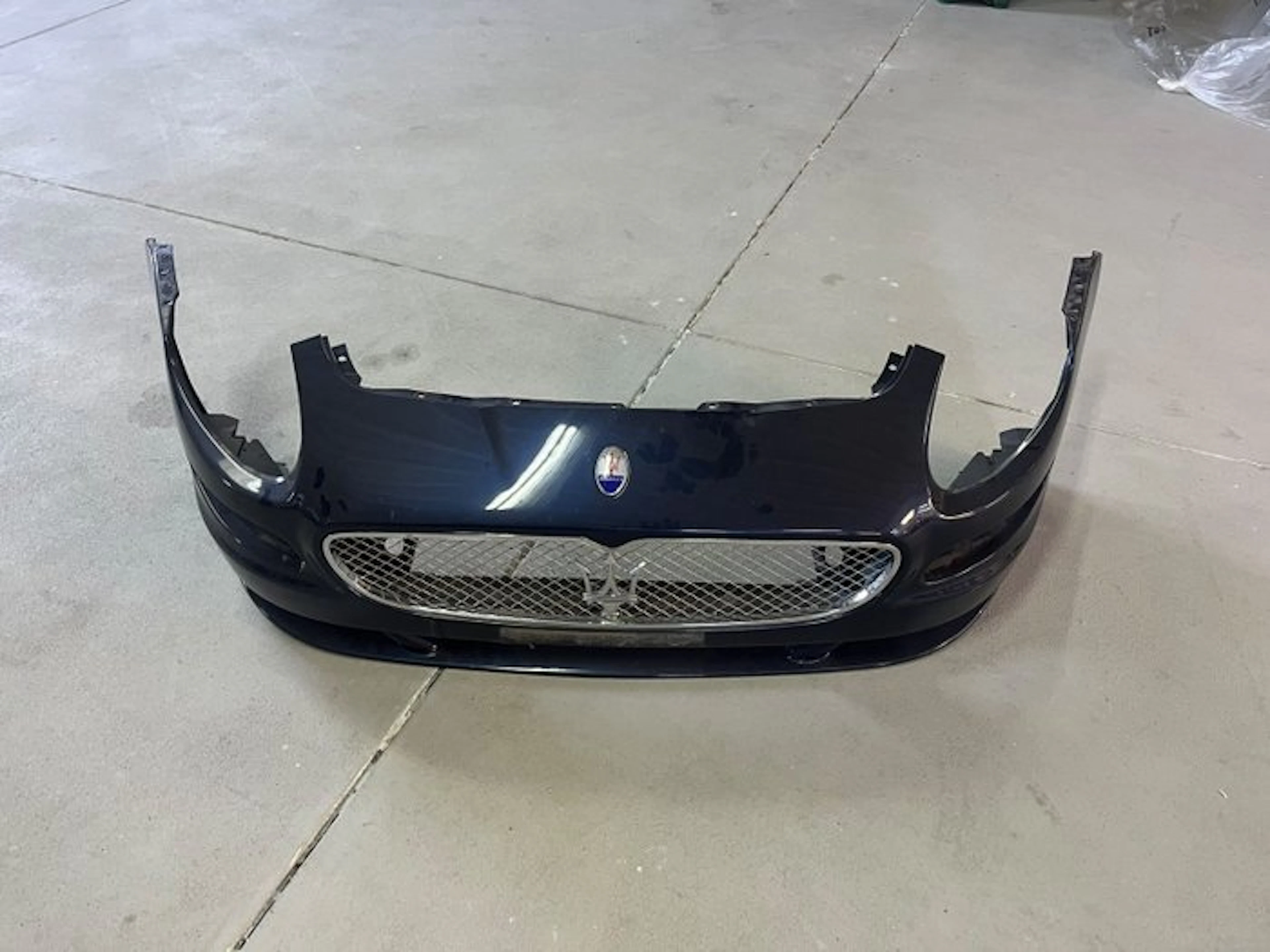 Car body part - Maserati - Defensa Maserati 4200 Grand Sport - After 2000