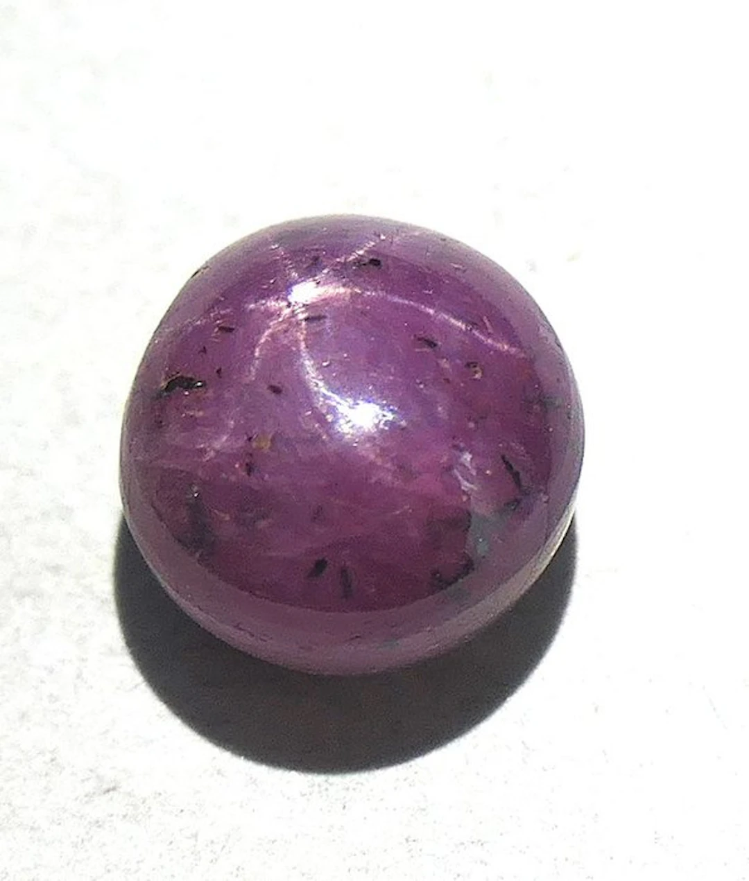 Lovely natural-origin star ruby. Cabochon- 1.08 g